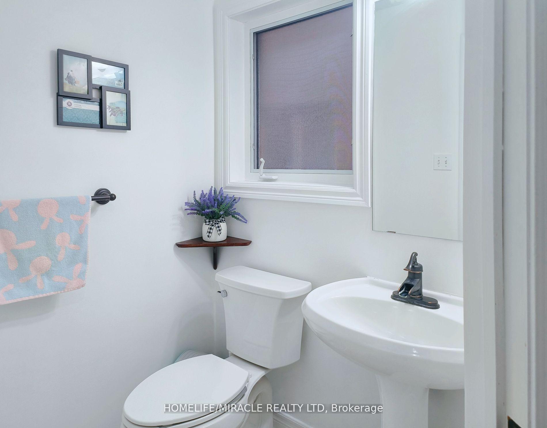 Photo 11 of 11 Twin Pines Crescent, Brampton, Northwest Sandalwood Parkway — HOMEH