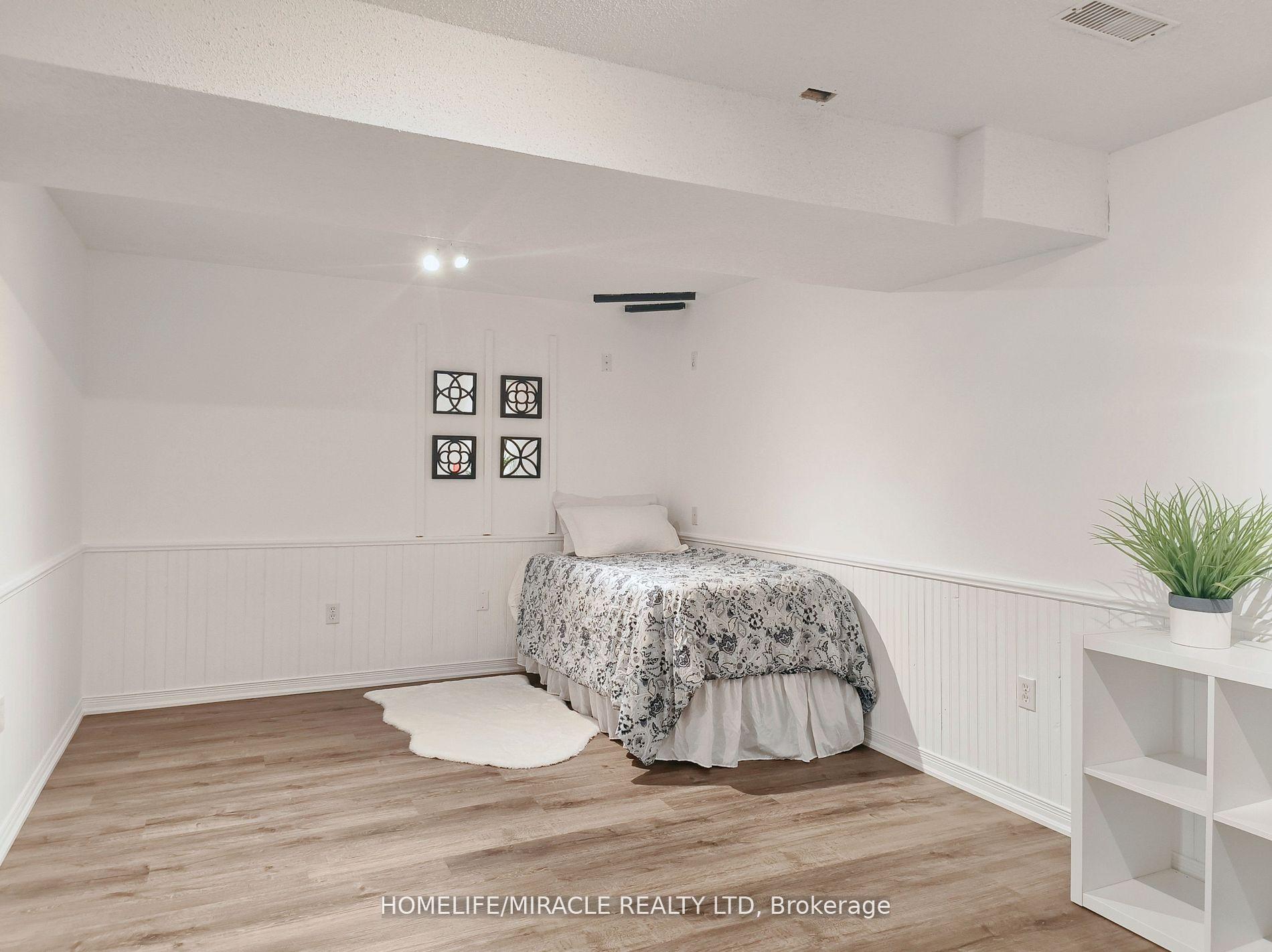 Photo 24 of 11 Twin Pines Crescent, Brampton, Northwest Sandalwood Parkway — HOMEH