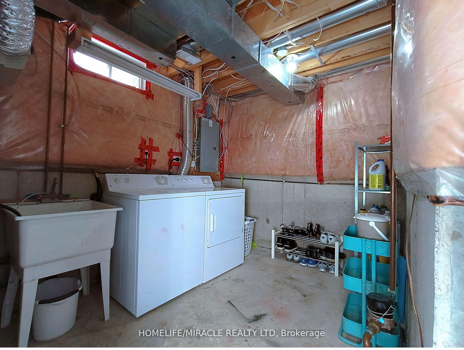 Photo 27 of 11 Twin Pines Crescent, Brampton, Northwest Sandalwood Parkway — HOMEH