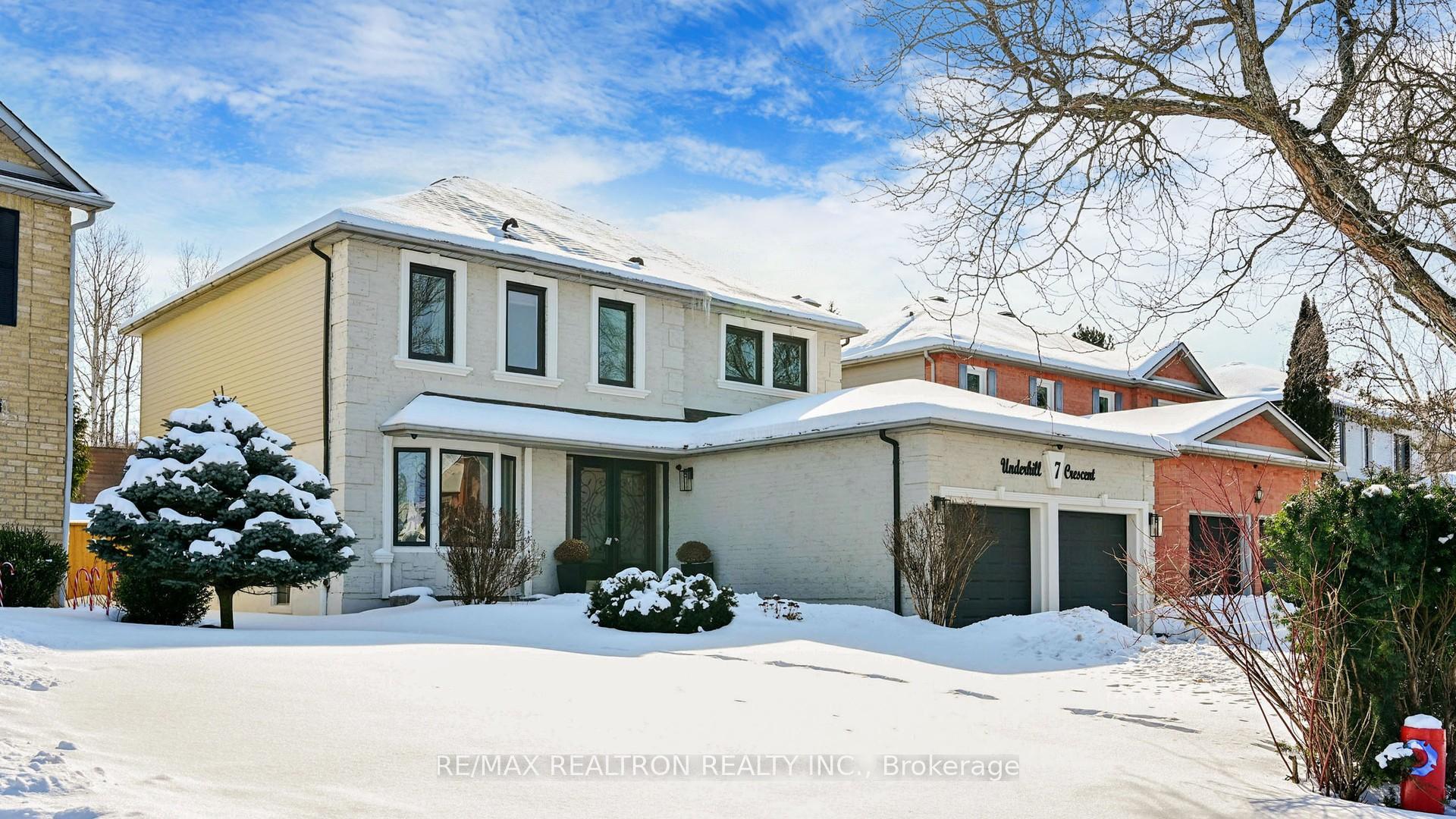 Photo 2 of 7 Underhill Crescent, Aurora, Aurora Highlands — HOMEH