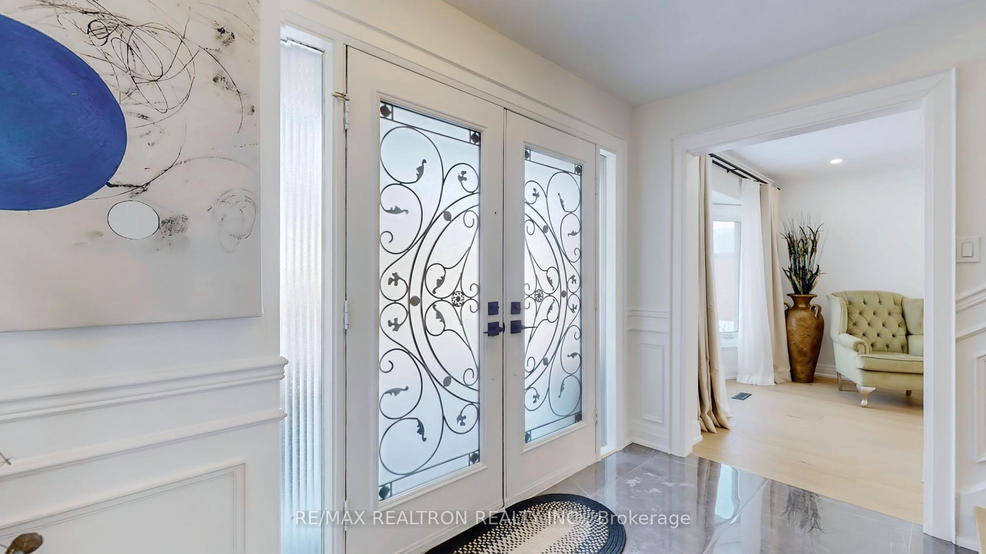 Photo 4 of 7 Underhill Crescent, Aurora, Aurora Highlands — HOMEH