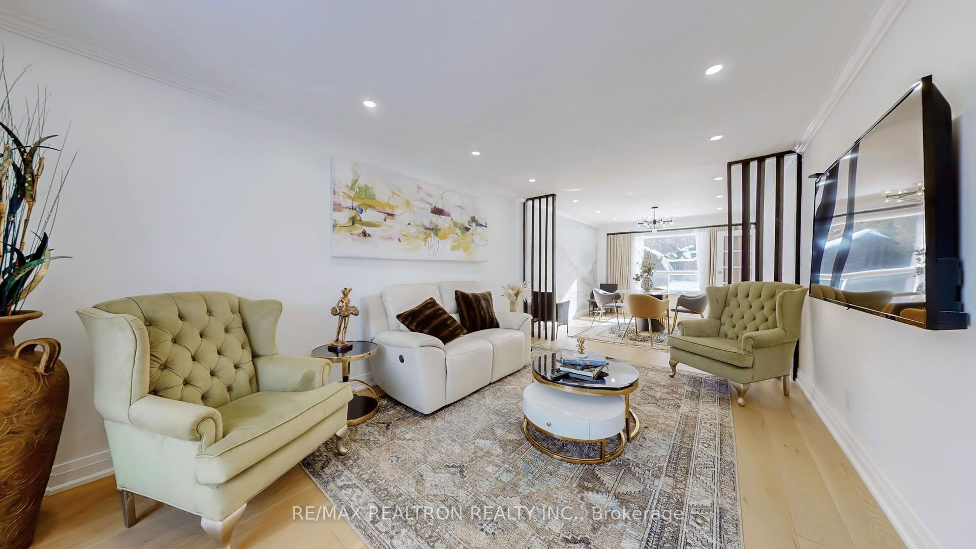 Photo 5 of 7 Underhill Crescent, Aurora, Aurora Highlands — HOMEH