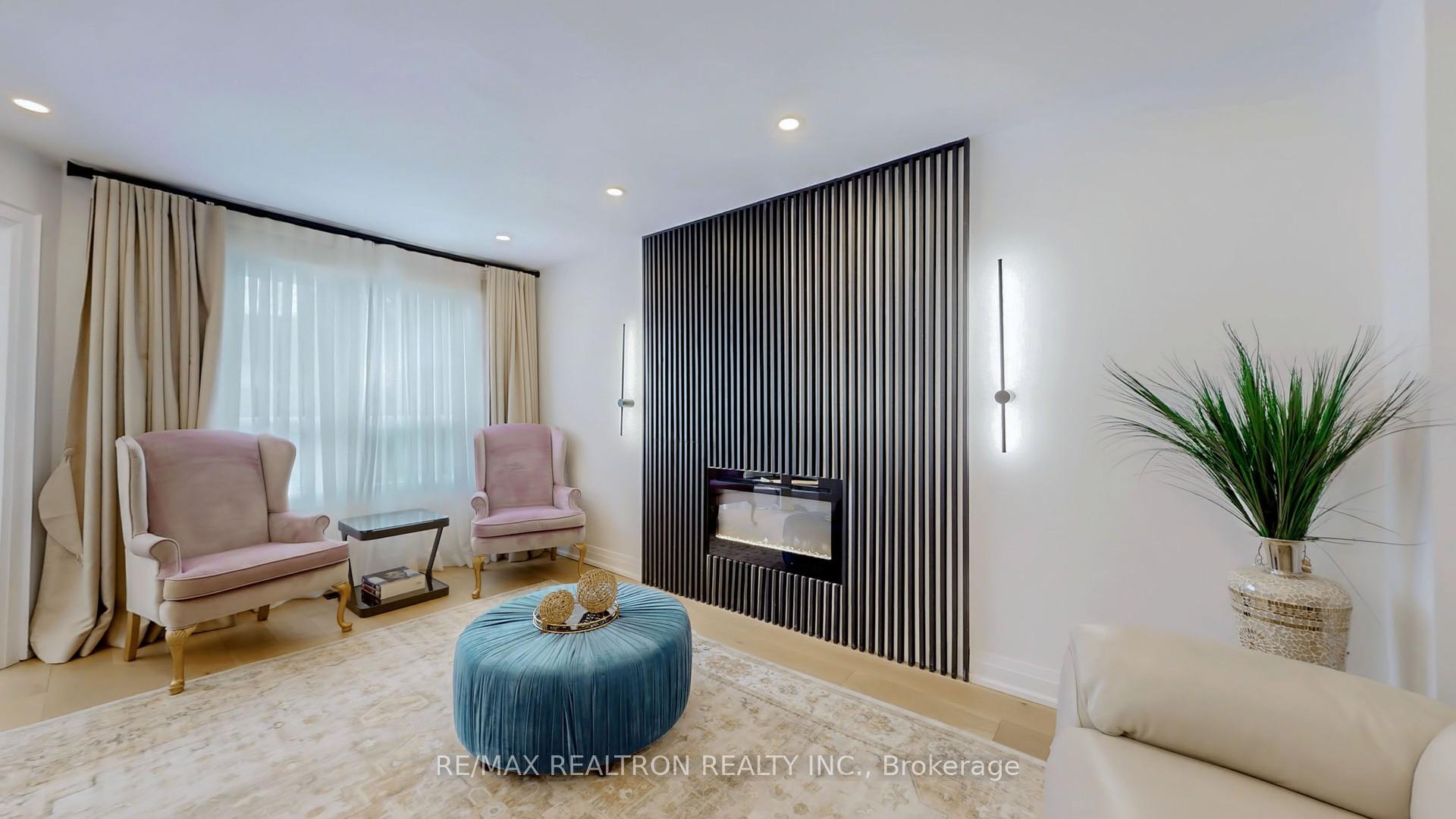Photo 10 of 7 Underhill Crescent, Aurora, Aurora Highlands — HOMEH