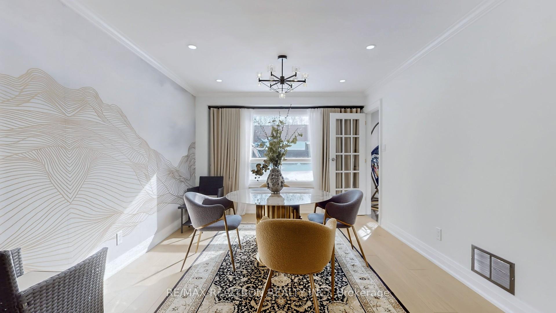 Photo 11 of 7 Underhill Crescent, Aurora, Aurora Highlands — HOMEH