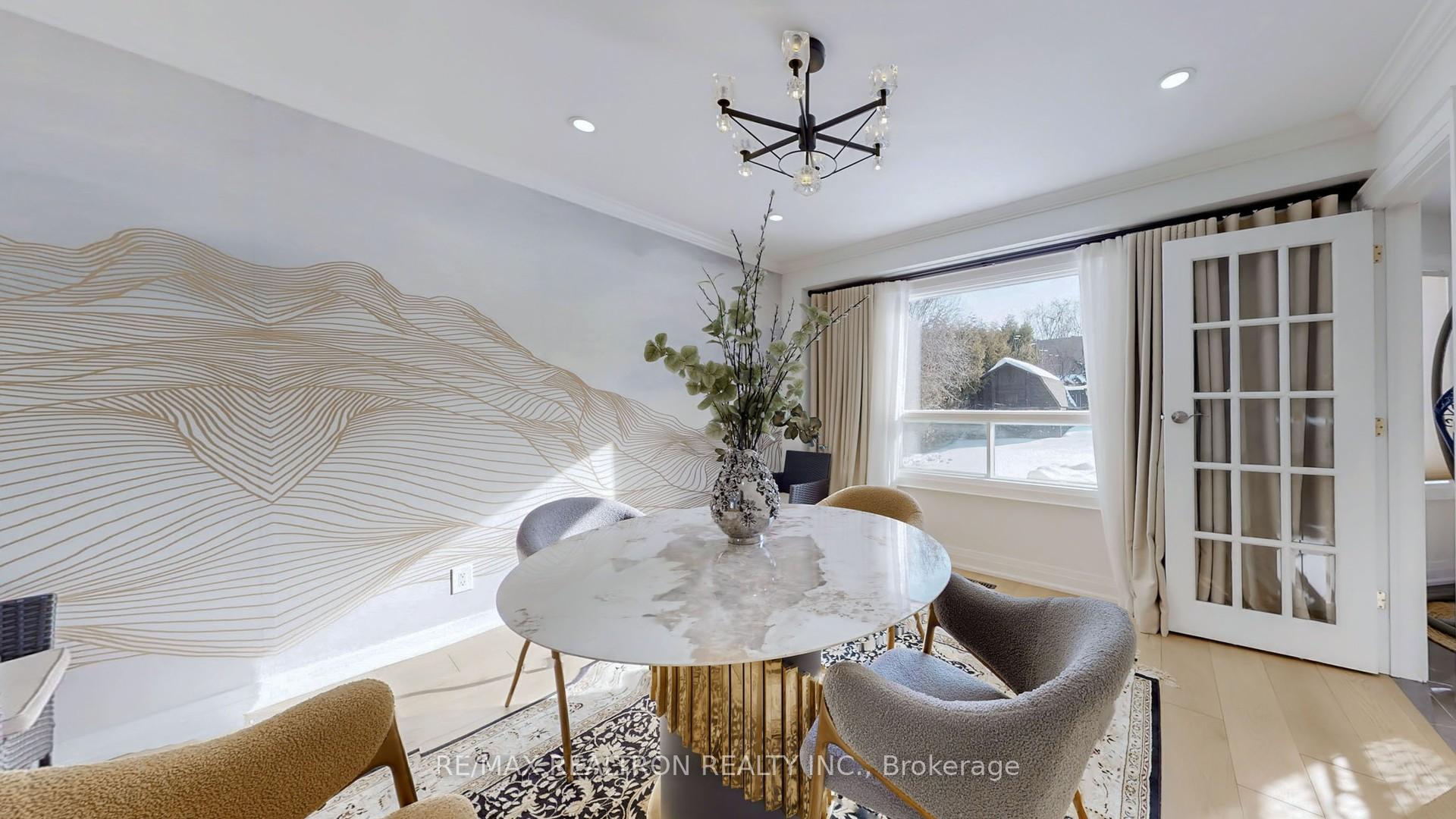 Photo 14 of 7 Underhill Crescent, Aurora, Aurora Highlands — HOMEH