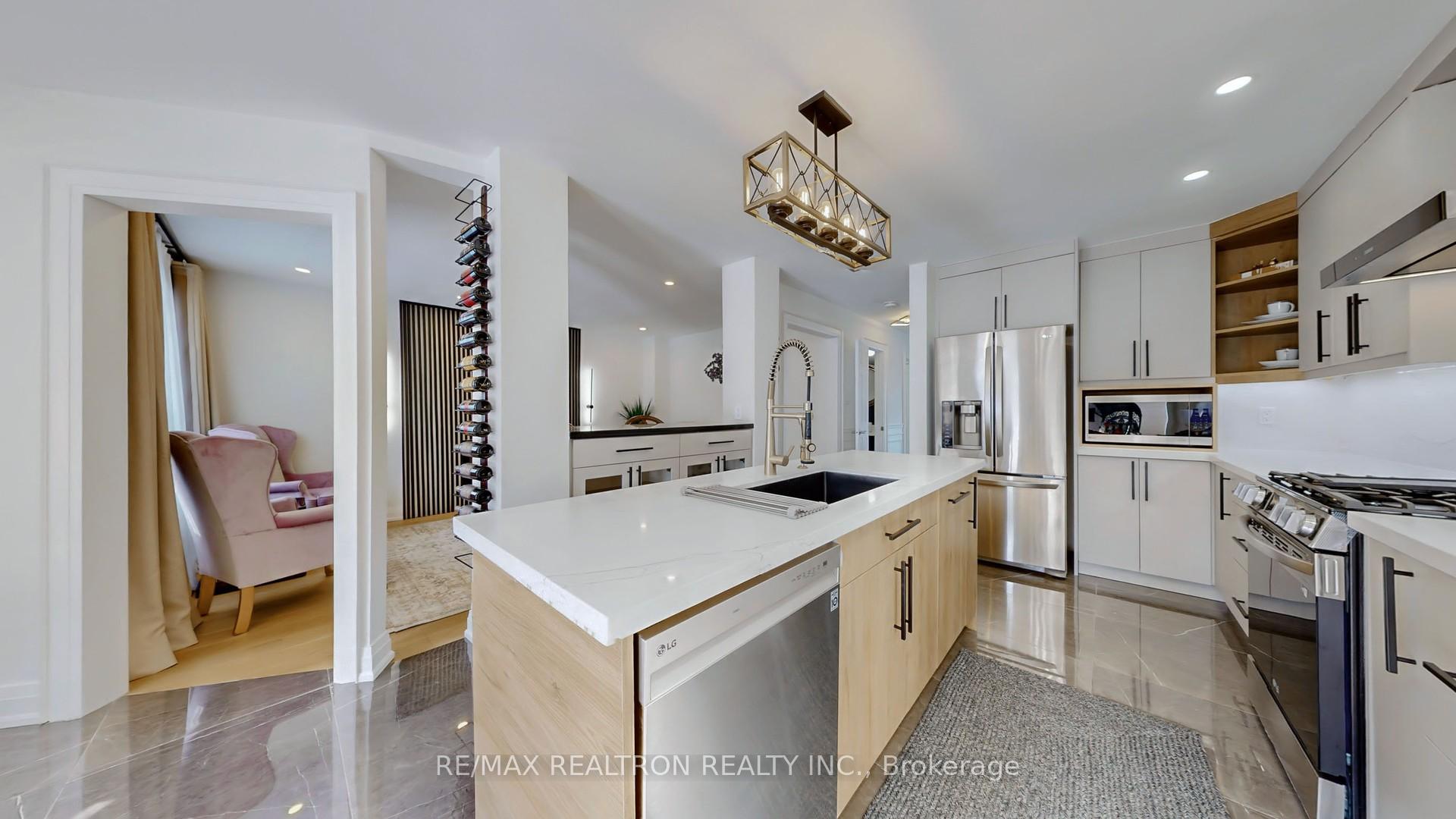 Photo 16 of 7 Underhill Crescent, Aurora, Aurora Highlands — HOMEH