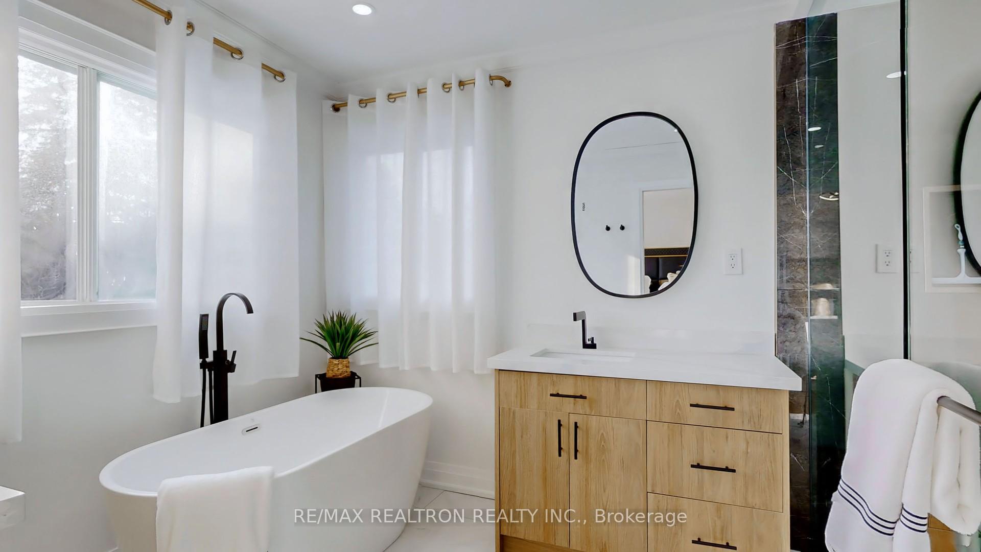 Photo 24 of 7 Underhill Crescent, Aurora, Aurora Highlands — HOMEH