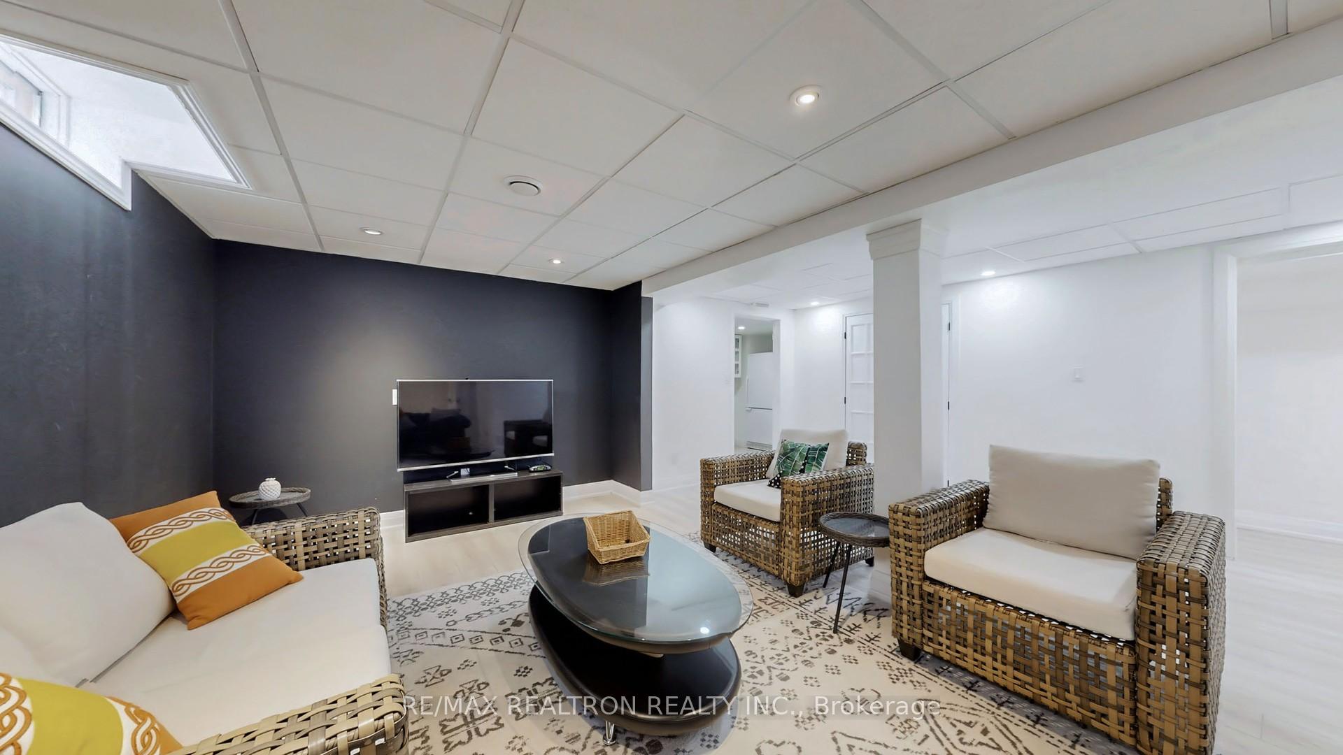 Photo 40 of 7 Underhill Crescent, Aurora, Aurora Highlands — HOMEH