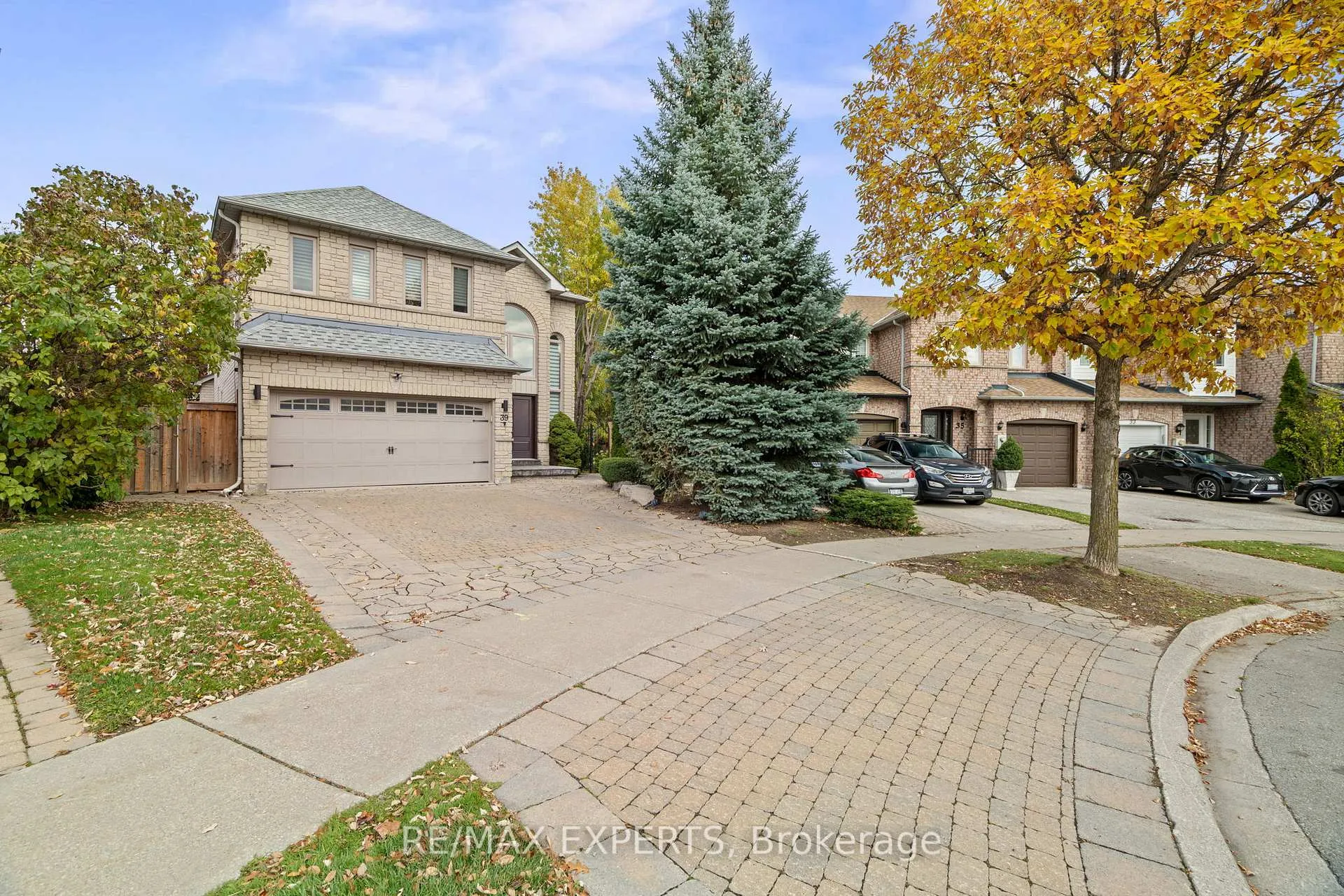 Photo 2 of 39 Michelle Drive, Vaughan, East Woodbridge — HOMEH