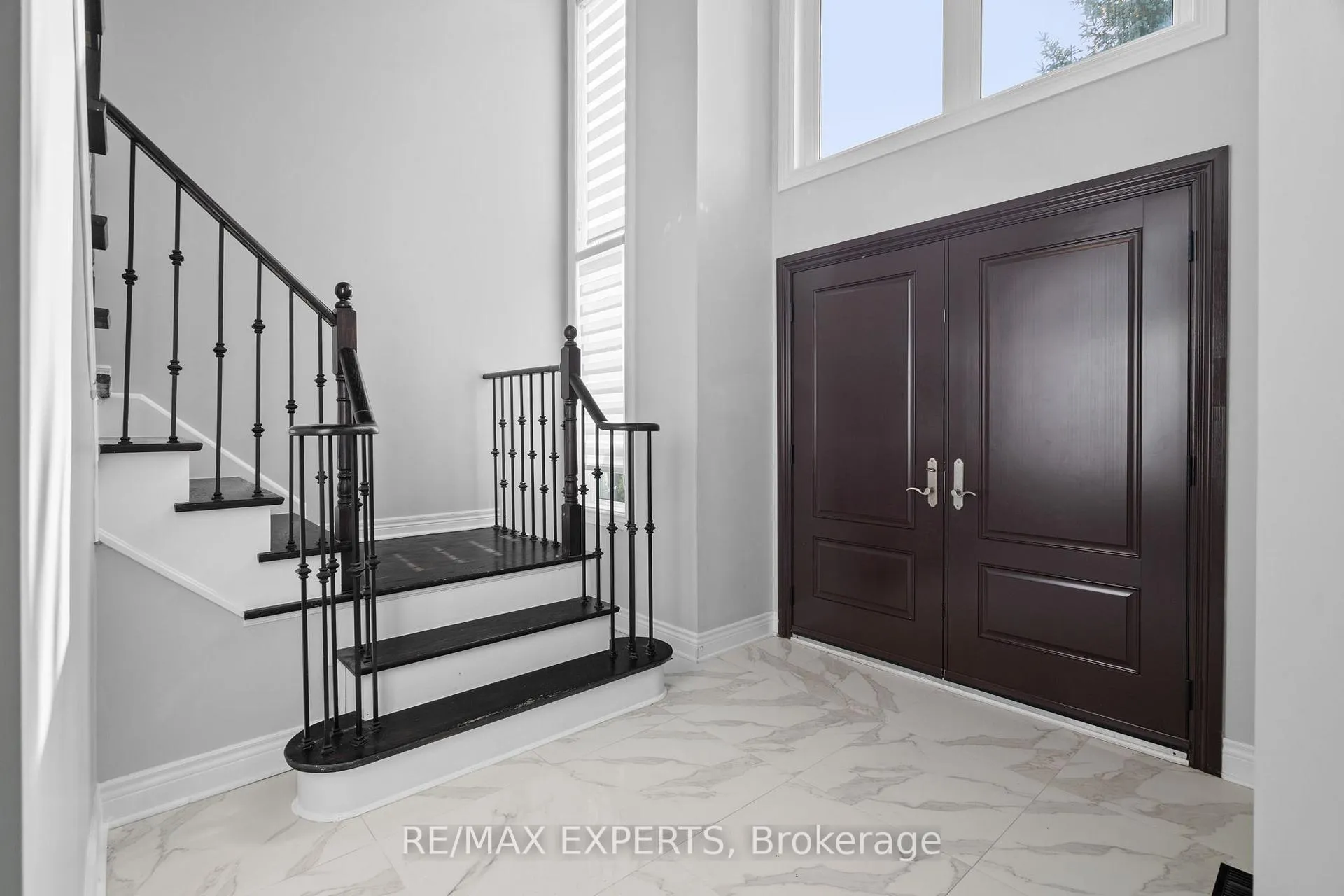 Photo 4 of 39 Michelle Drive, Vaughan, East Woodbridge — HOMEH