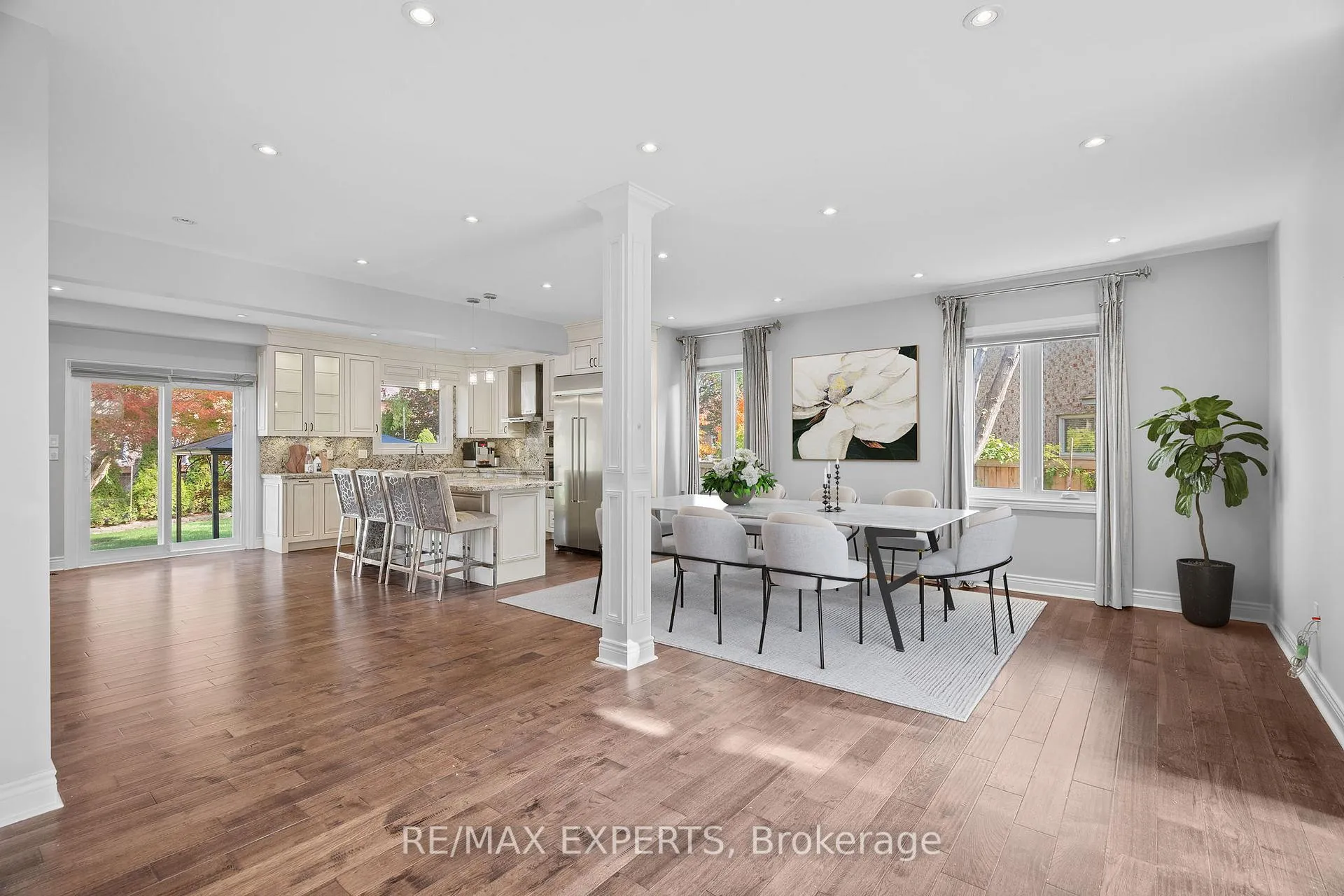 Photo 7 of 39 Michelle Drive, Vaughan, East Woodbridge — HOMEH