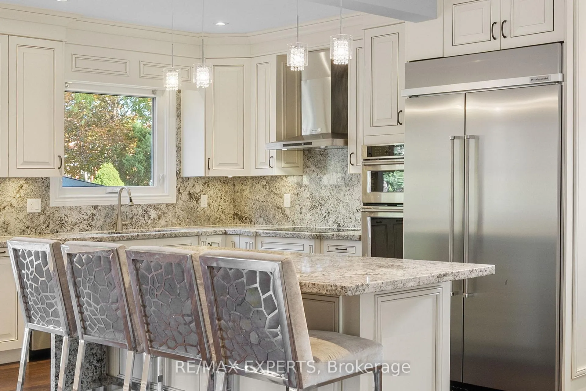 Photo 11 of 39 Michelle Drive, Vaughan, East Woodbridge — HOMEH