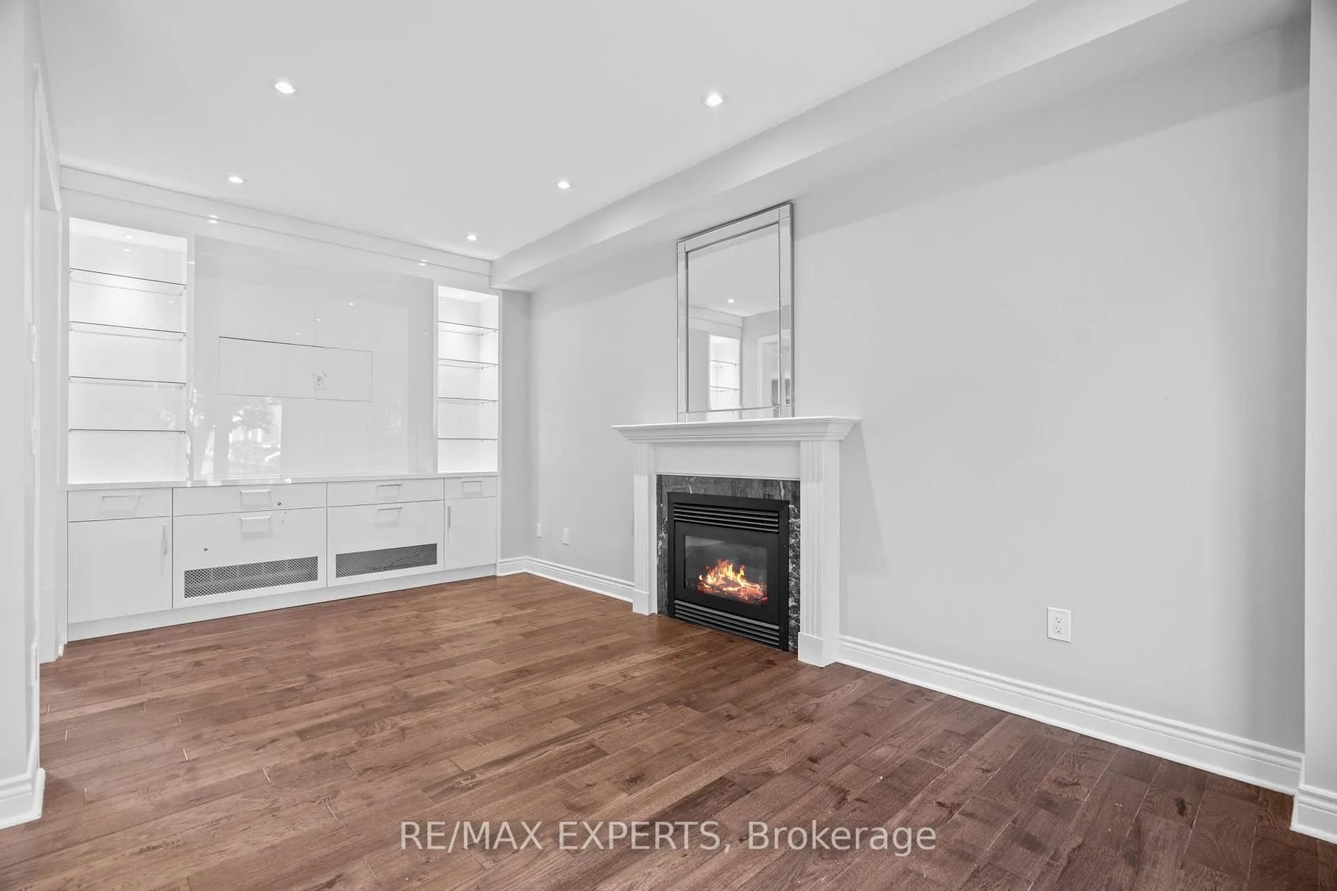 Photo 18 of 39 Michelle Drive, Vaughan, East Woodbridge — HOMEH