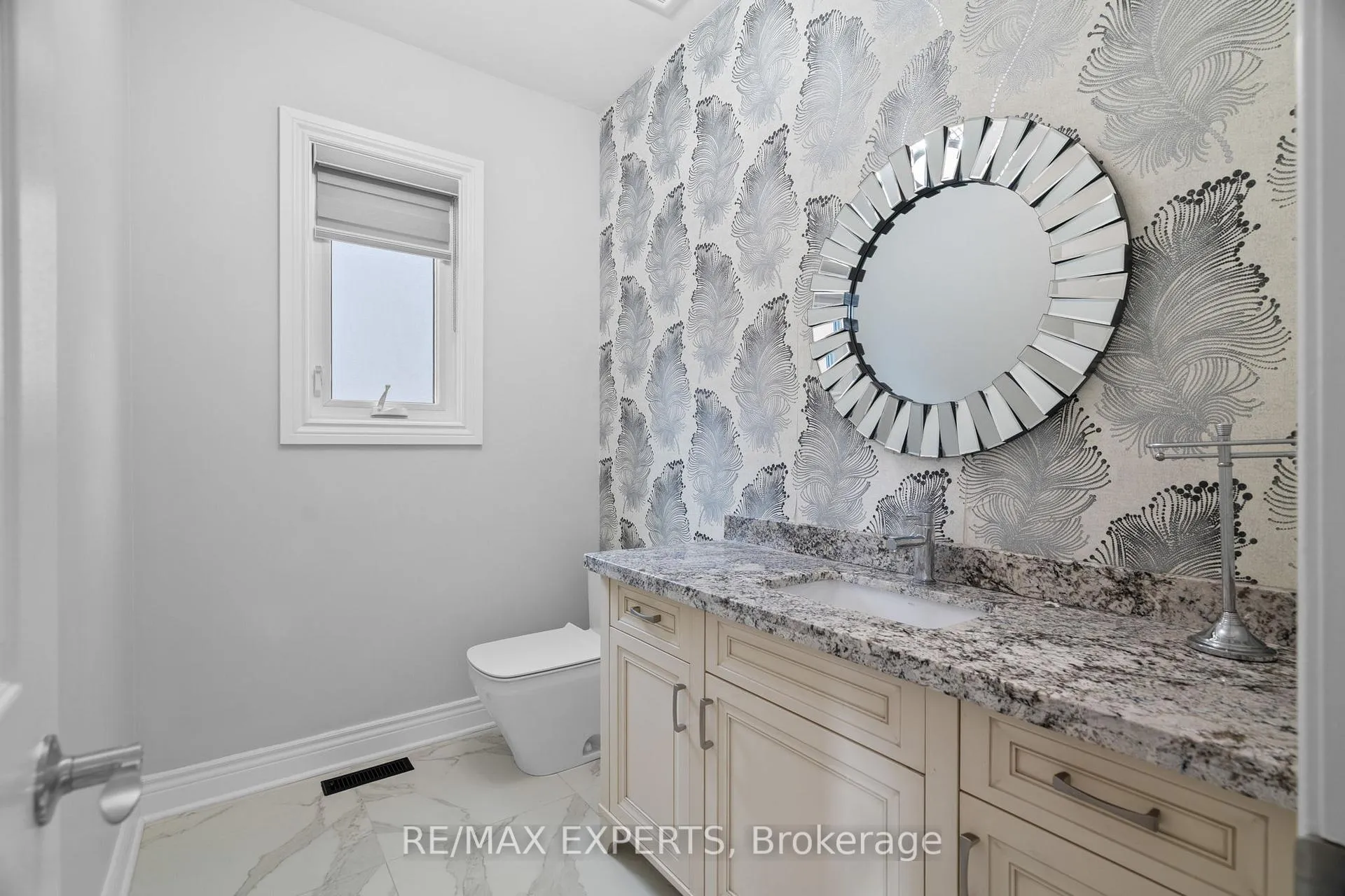 Photo 19 of 39 Michelle Drive, Vaughan, East Woodbridge — HOMEH