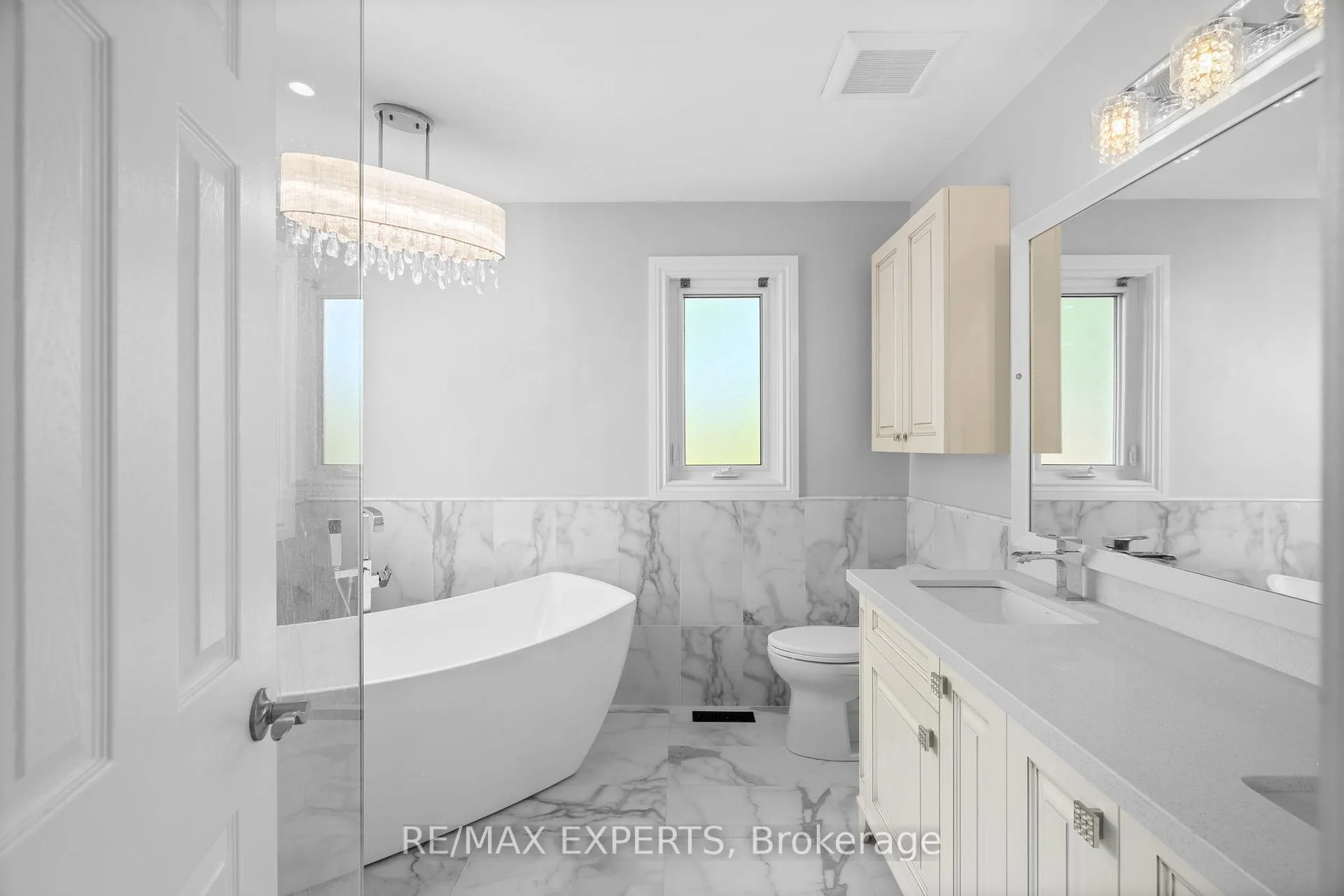 Photo 23 of 39 Michelle Drive, Vaughan, East Woodbridge — HOMEH