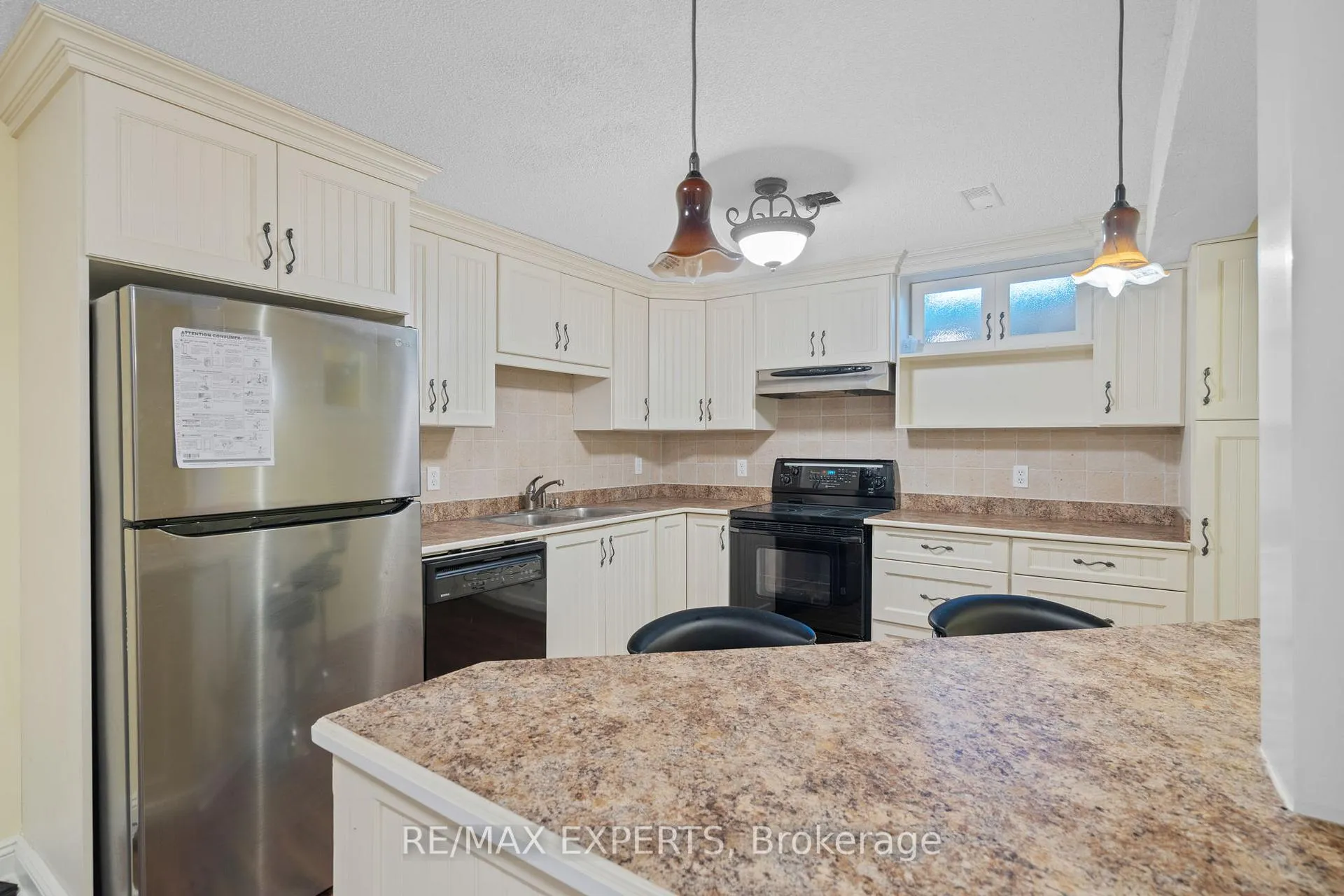 Photo 32 of 39 Michelle Drive, Vaughan, East Woodbridge — HOMEH