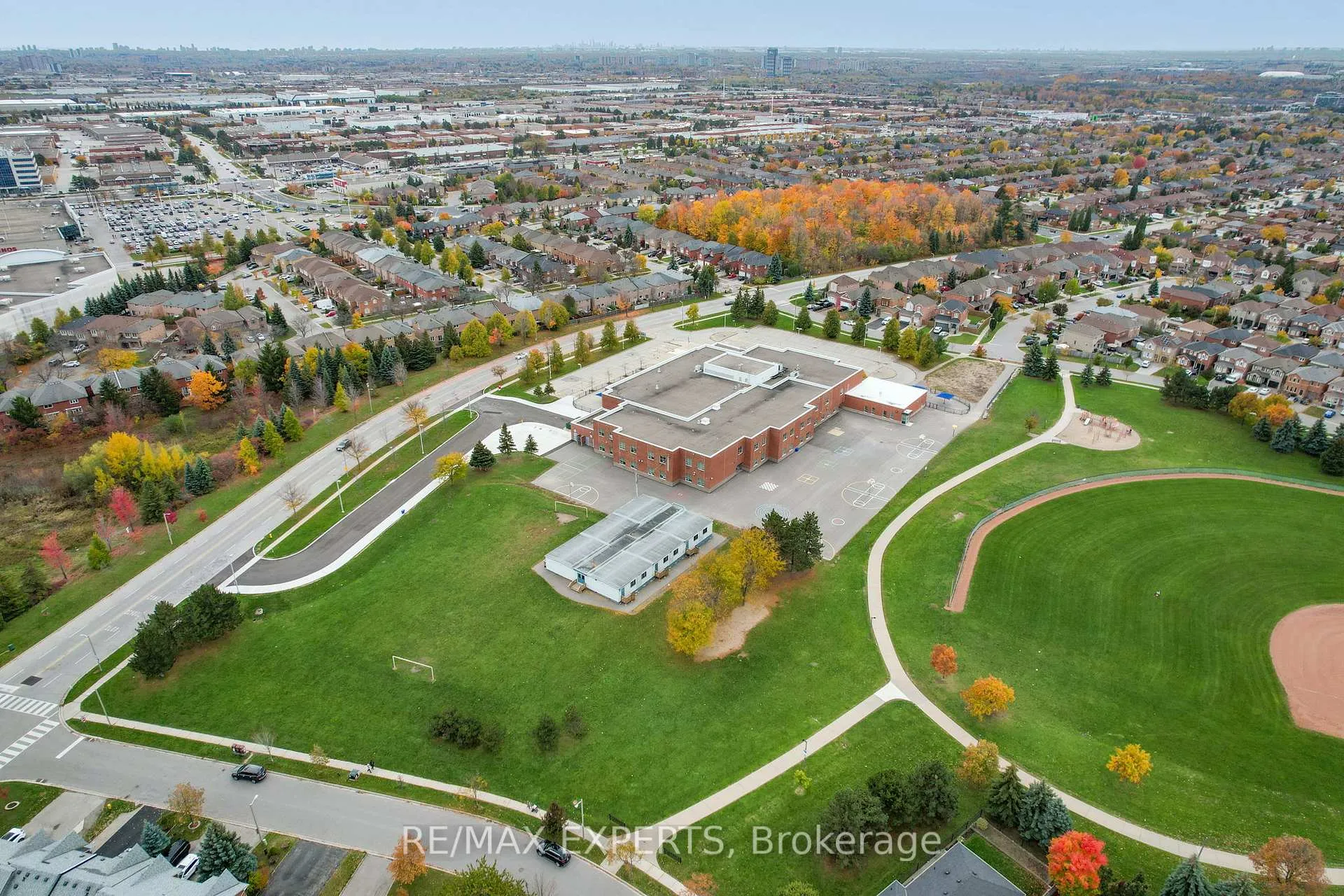 Photo 45 of 39 Michelle Drive, Vaughan, East Woodbridge — HOMEH
