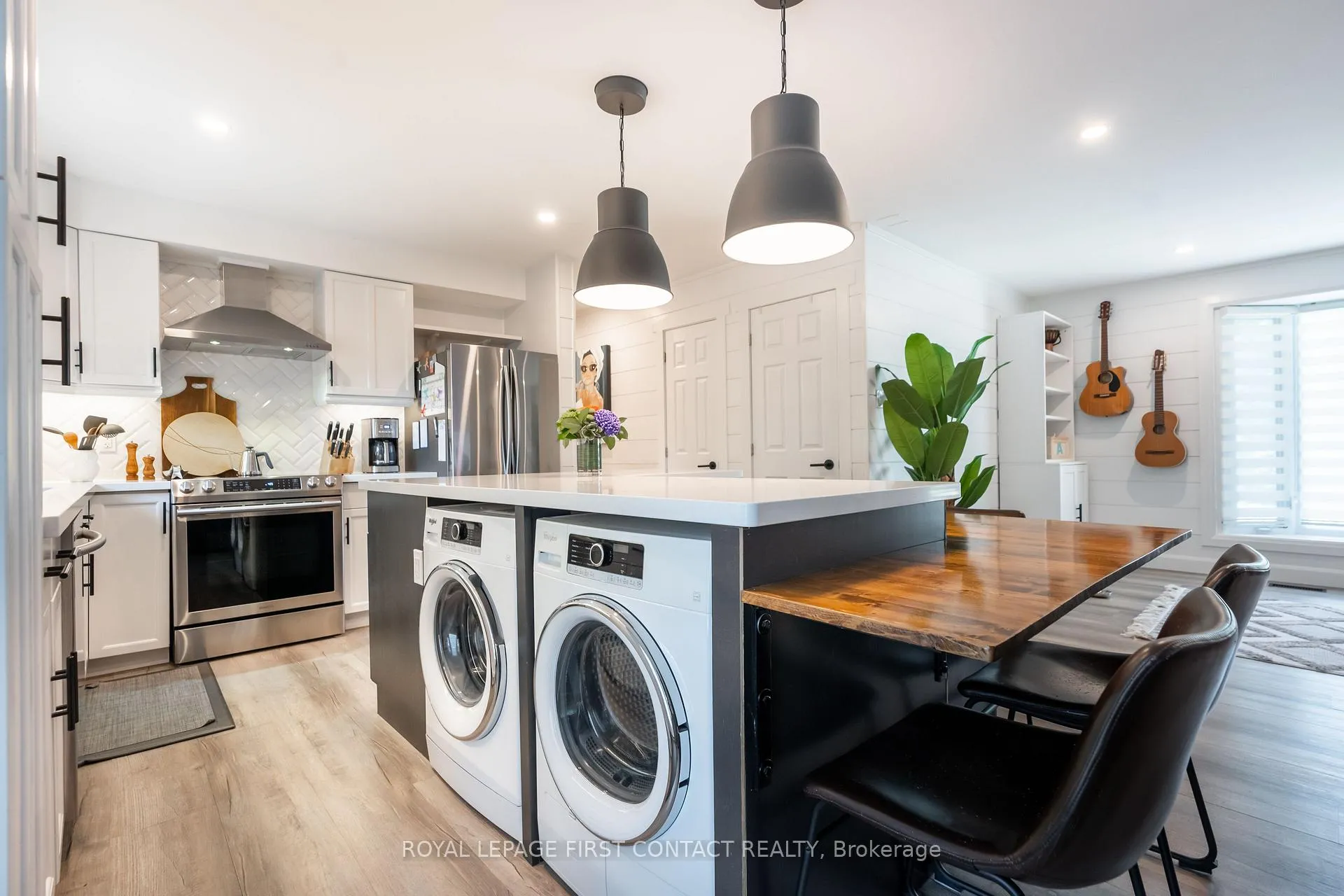 Photo 6 of 155 Napier Street, Barrie, Codrington — HOMEH