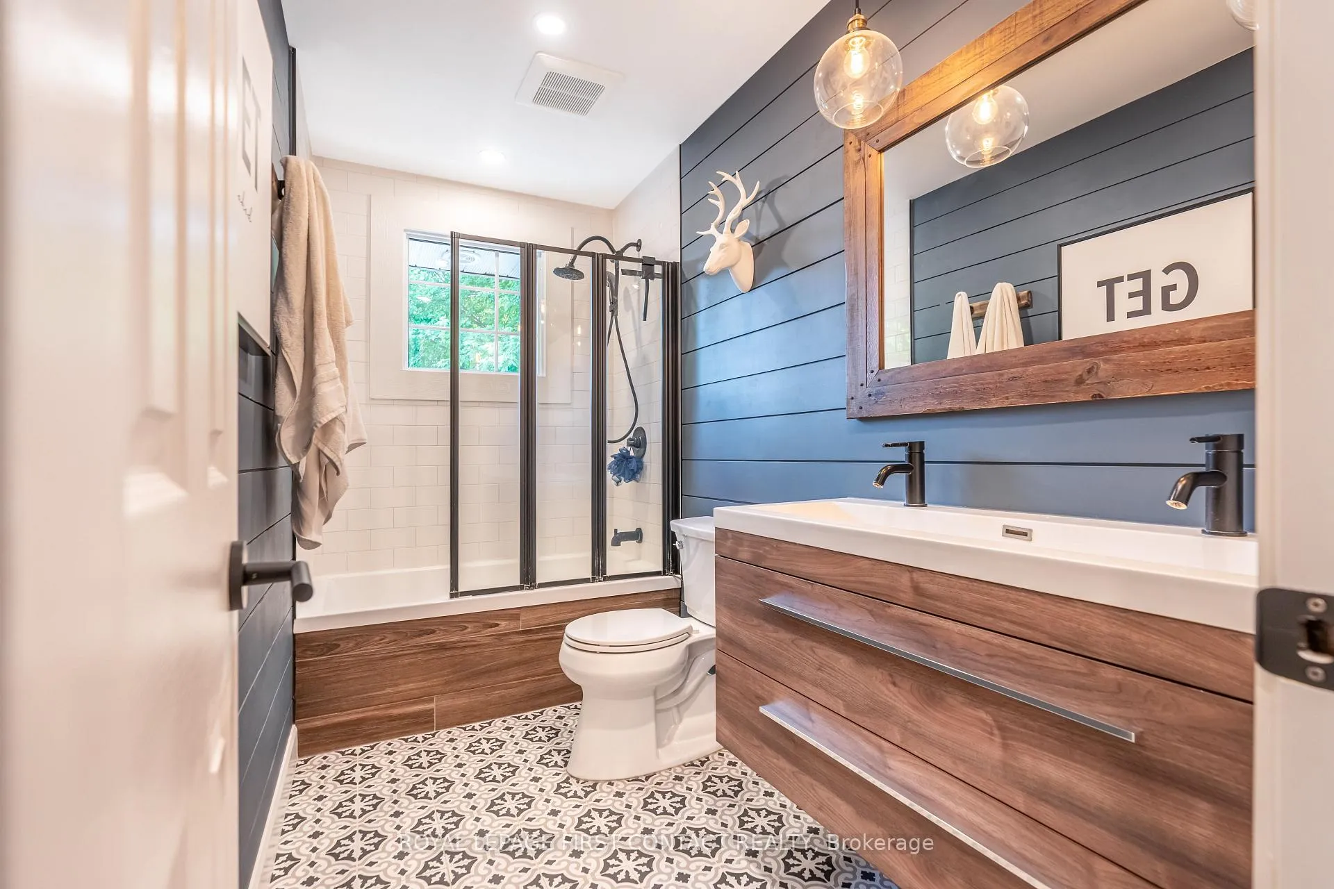 Photo 11 of 155 Napier Street, Barrie, Codrington — HOMEH