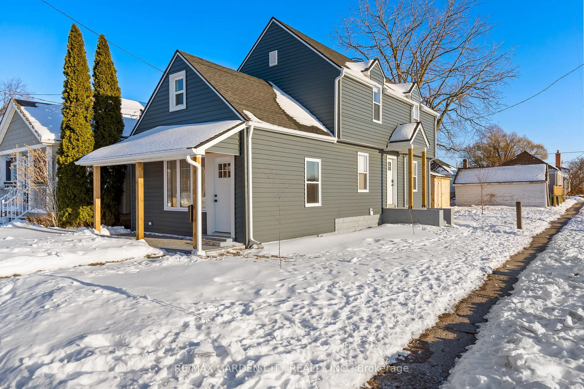 Photo 2 of 64 Vale Avenue, St. Catharines, Downtown — HOMEH