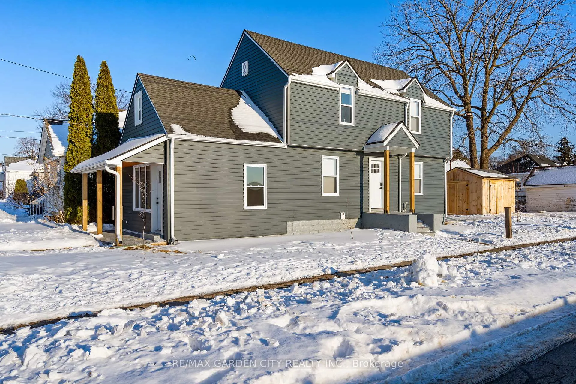 Photo 4 of 64 Vale Avenue, St. Catharines, Downtown — HOMEH