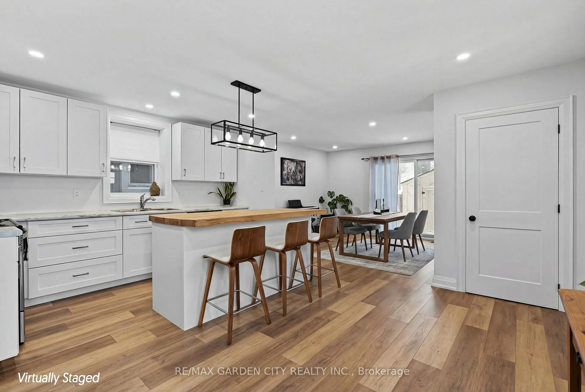 Photo 6 of 64 Vale Avenue, St. Catharines, Downtown — HOMEH
