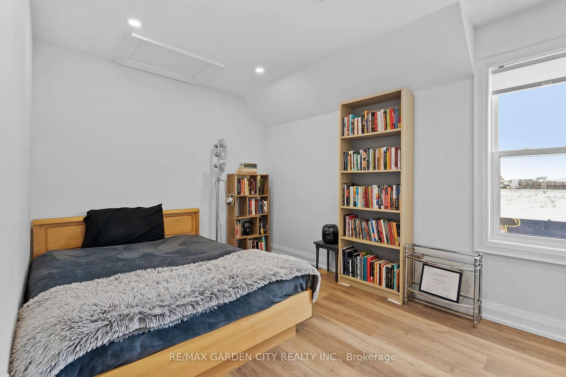 Photo 18 of 64 Vale Avenue, St. Catharines, Downtown — HOMEH