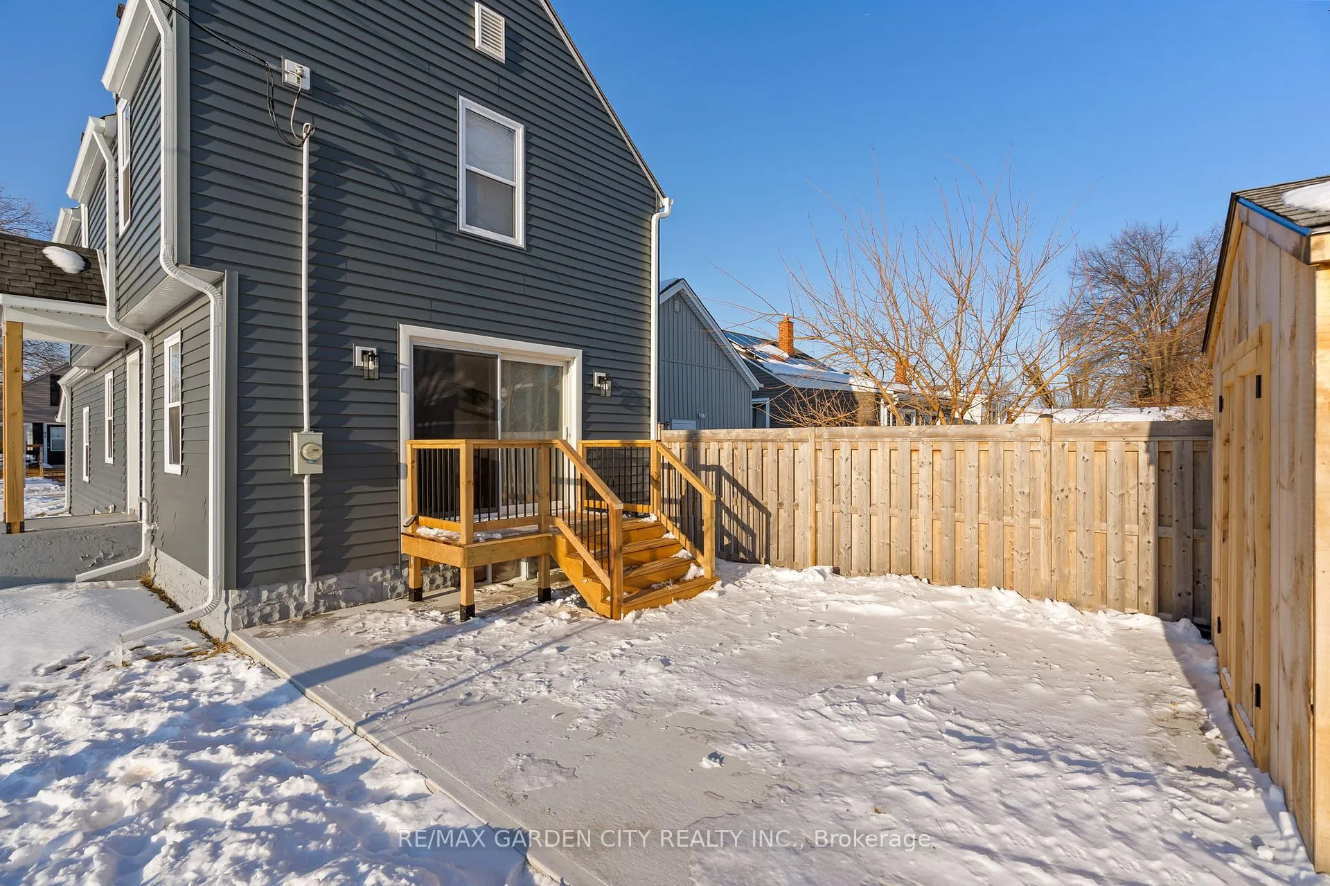 Photo 26 of 64 Vale Avenue, St. Catharines, Downtown — HOMEH