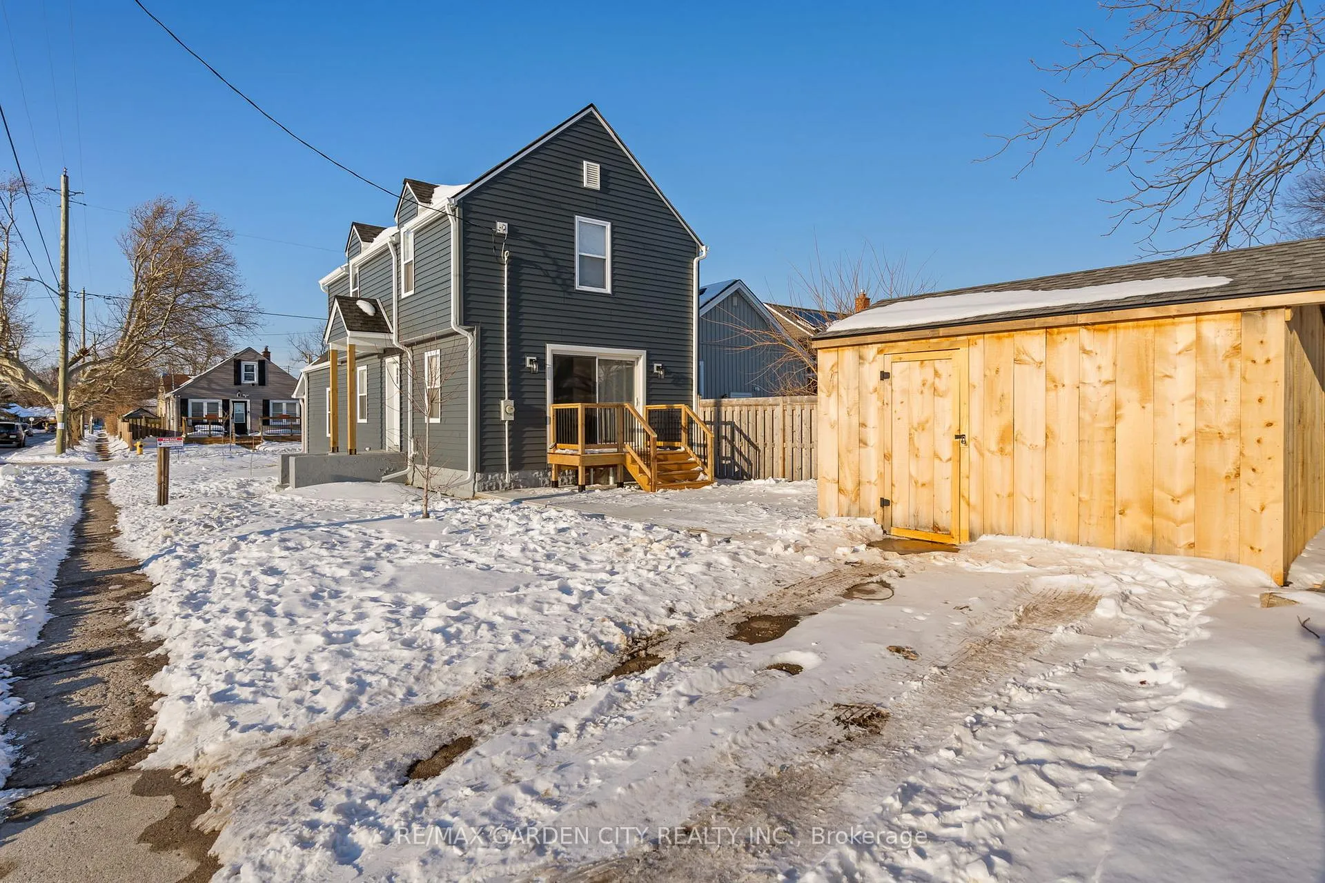 Photo 27 of 64 Vale Avenue, St. Catharines, Downtown — HOMEH