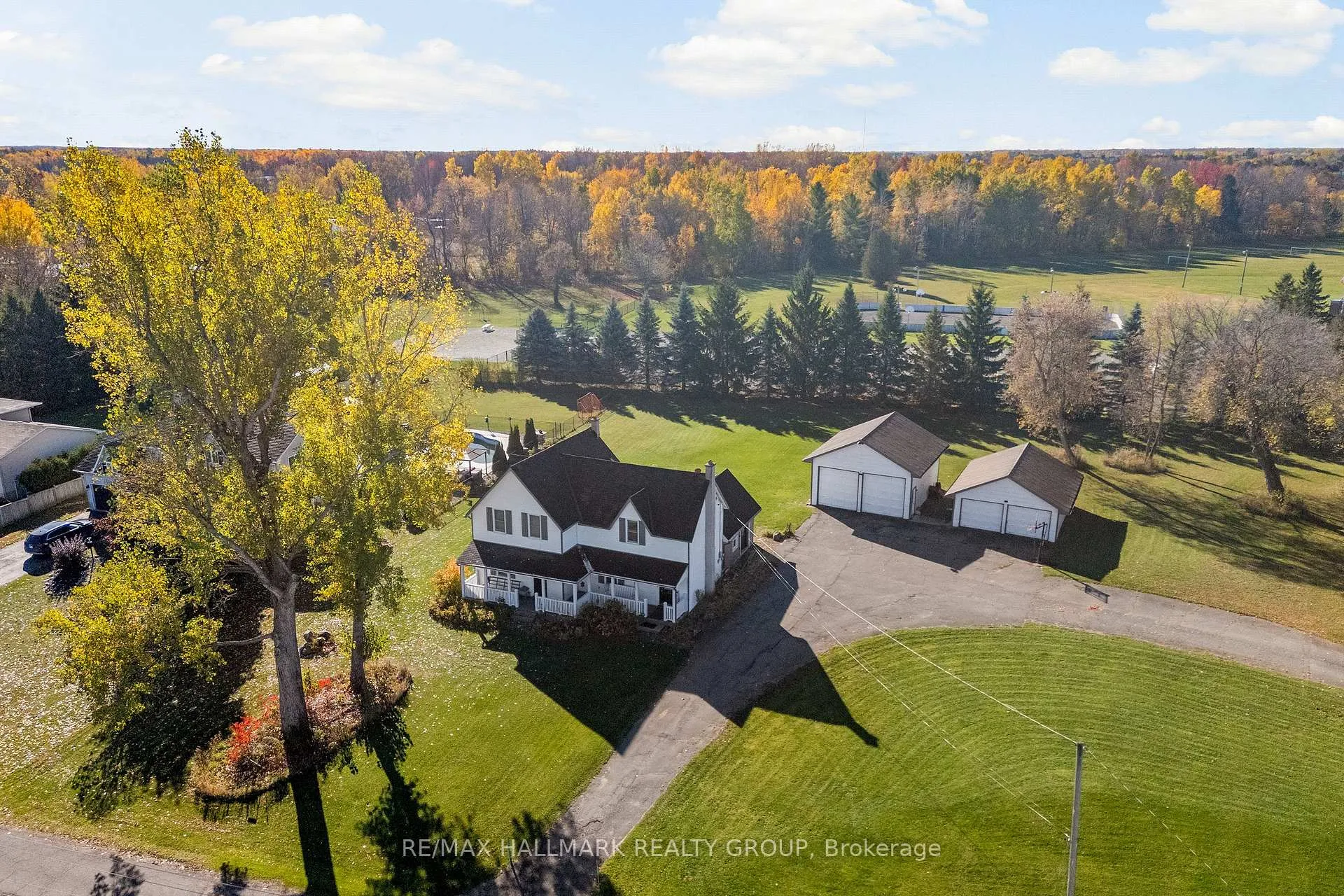 Photo 2 of 1456 Meadow Drive, Ottawa, Greely — HOMEH