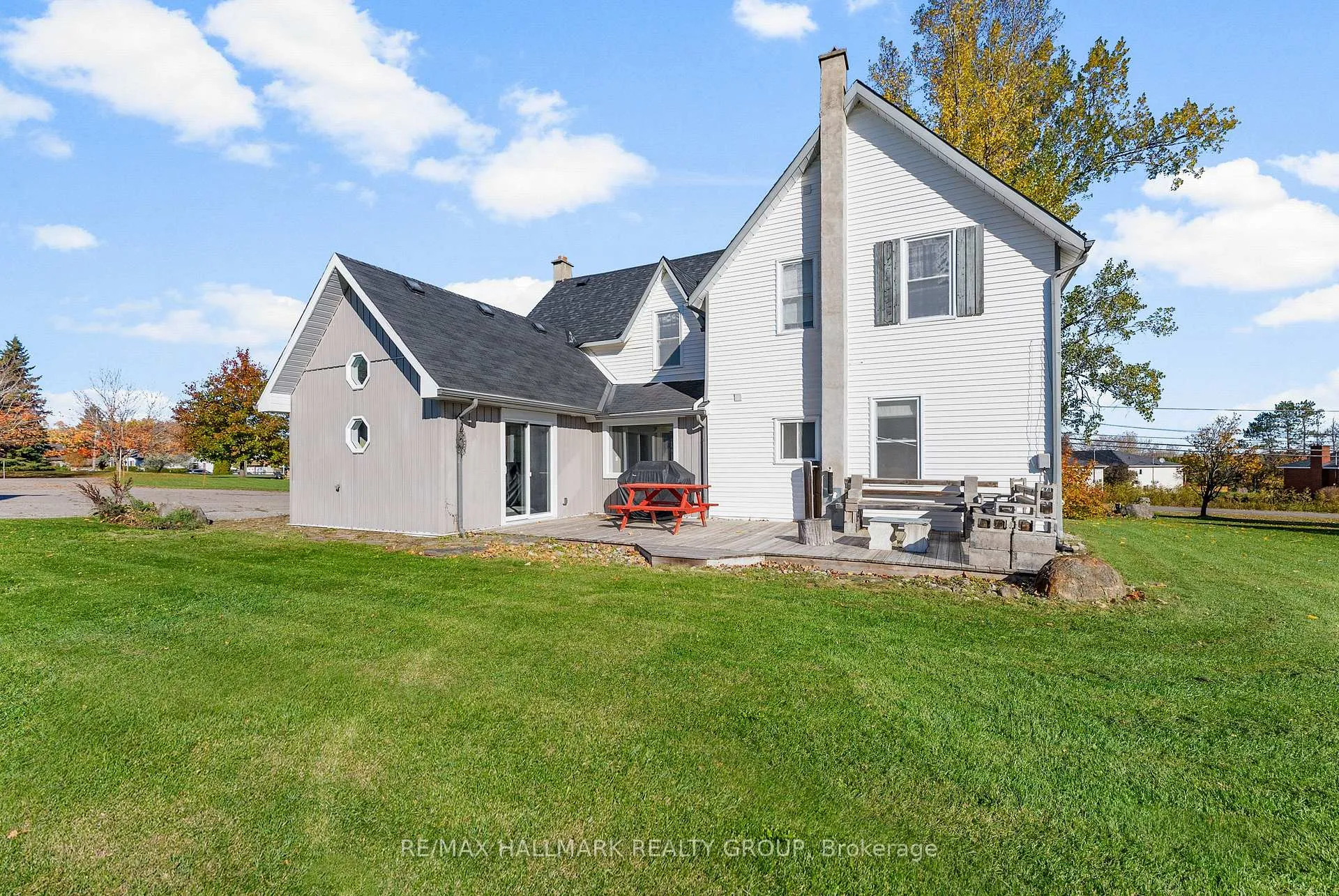Photo 10 of 1456 Meadow Drive, Ottawa, Greely — HOMEH