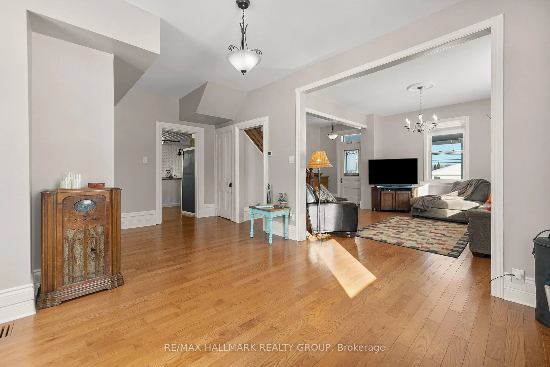 Photo 21 of 1456 Meadow Drive, Ottawa, Greely — HOMEH