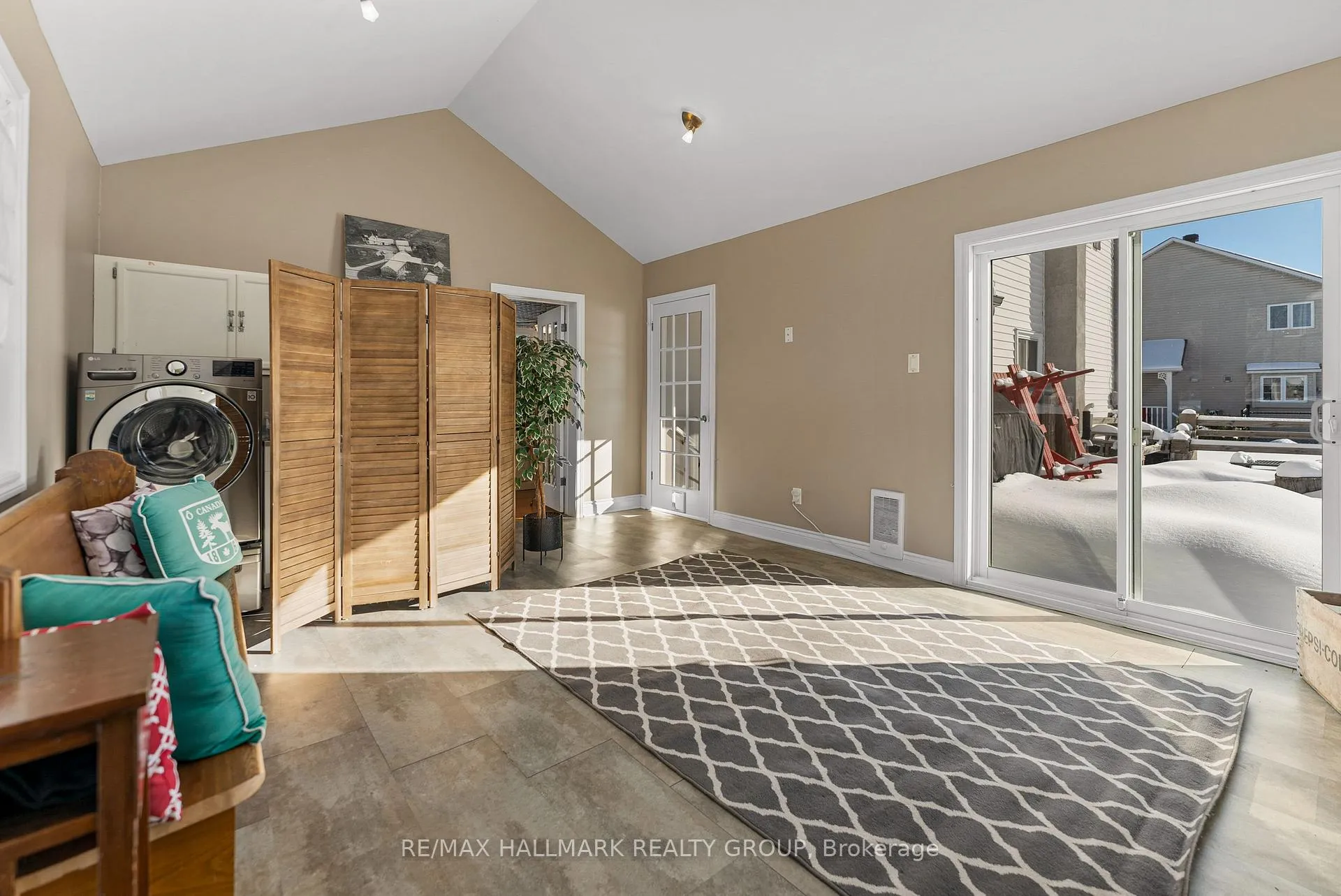 Photo 42 of 1456 Meadow Drive, Ottawa, Greely — HOMEH
