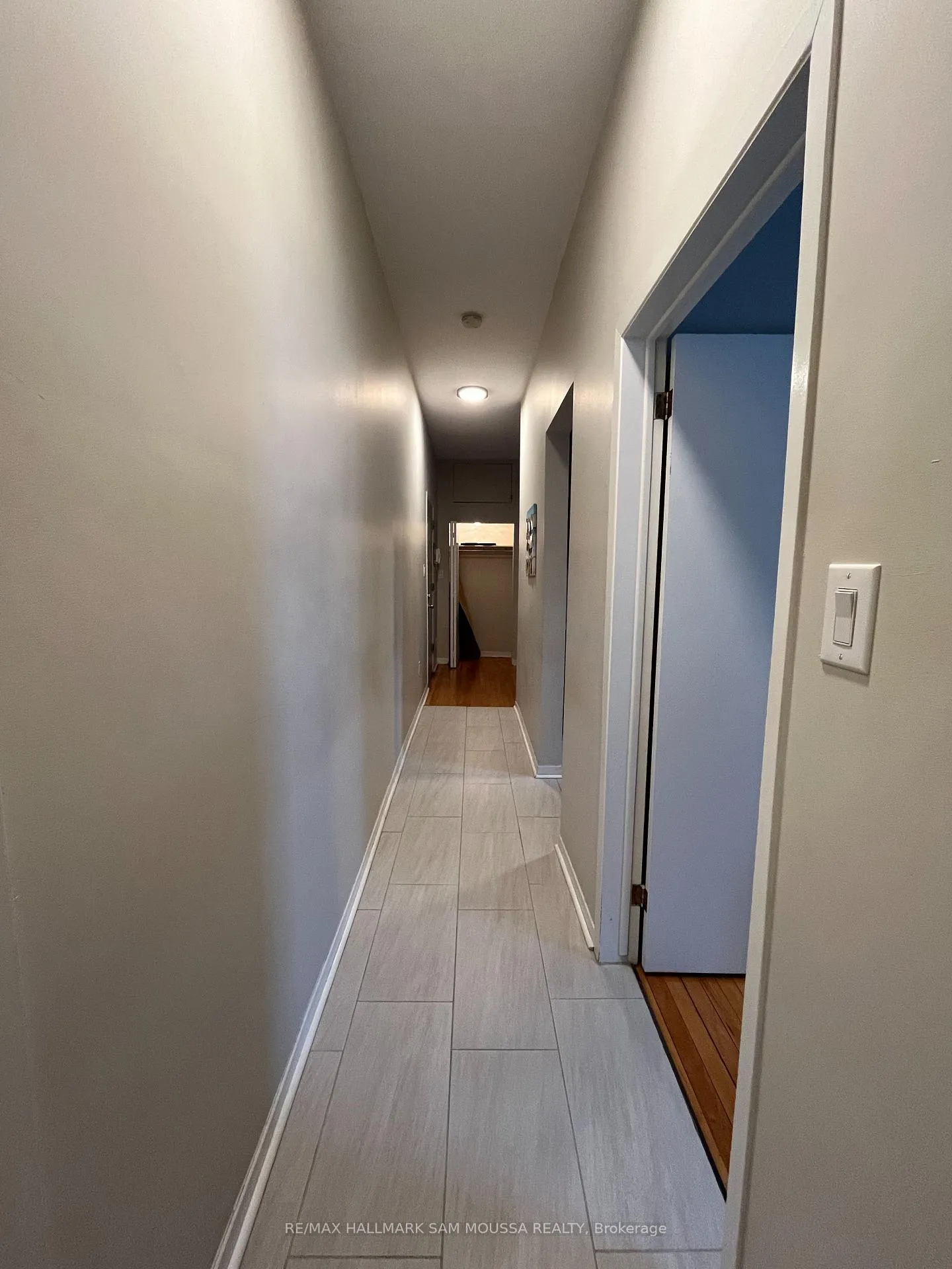 Photo 5 of Unit 6, 232 Cooper Street, Ottawa, Ottawa Centre — HOMEH