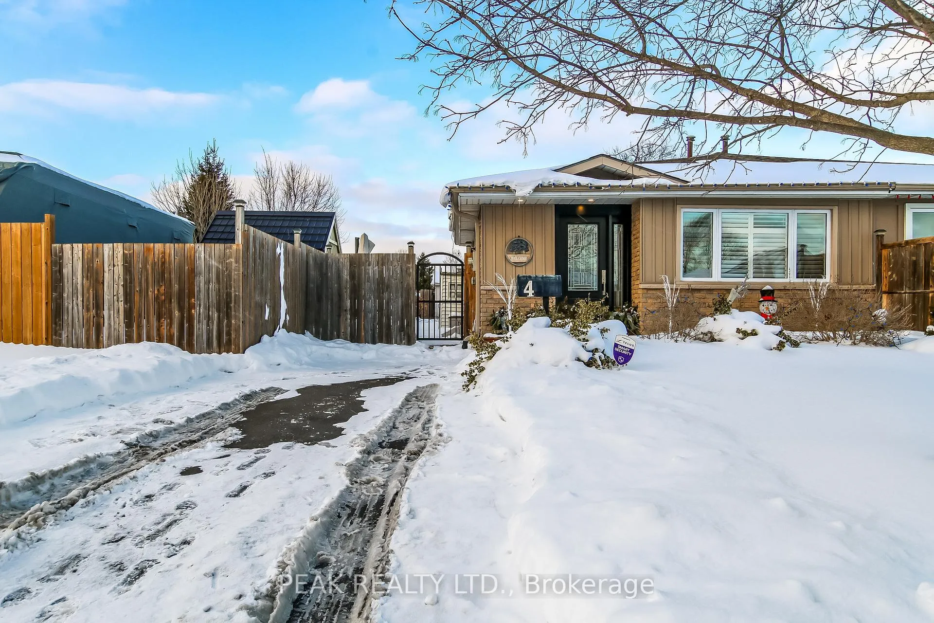 Photo 1 of 4 Maple Crescent, Brant, Paris — HOMEH