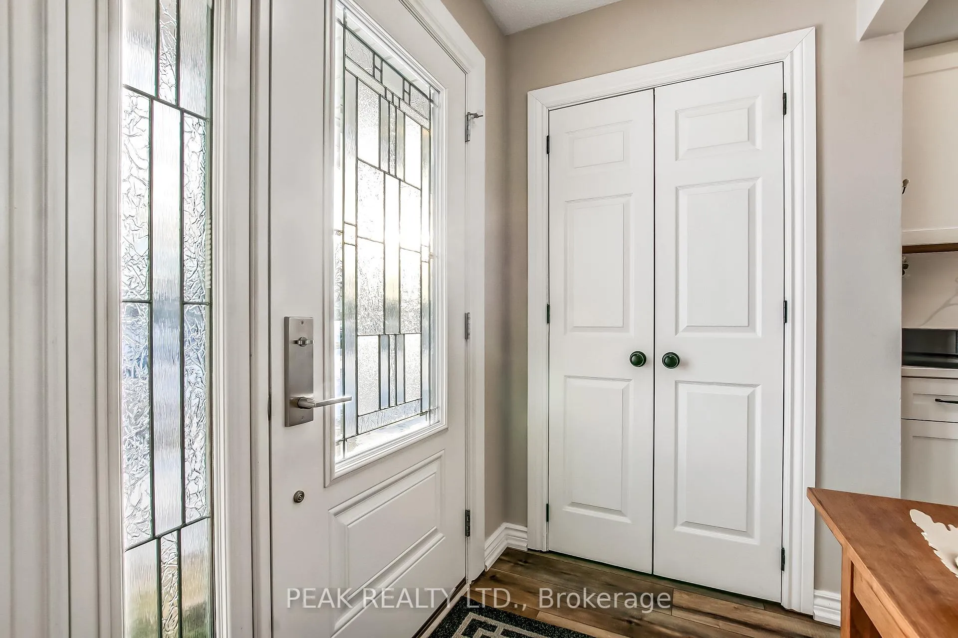 Photo 2 of 4 Maple Crescent, Brant, Paris — HOMEH