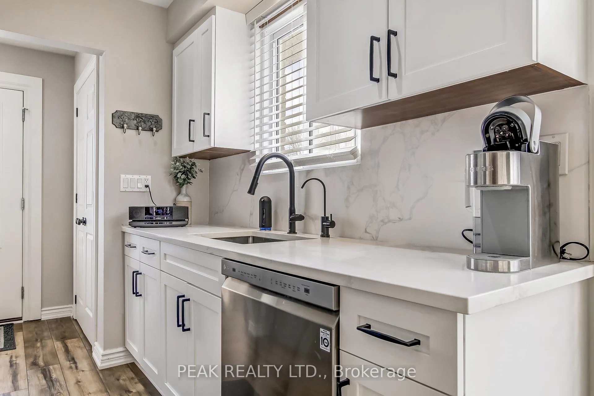 Photo 5 of 4 Maple Crescent, Brant, Paris — HOMEH