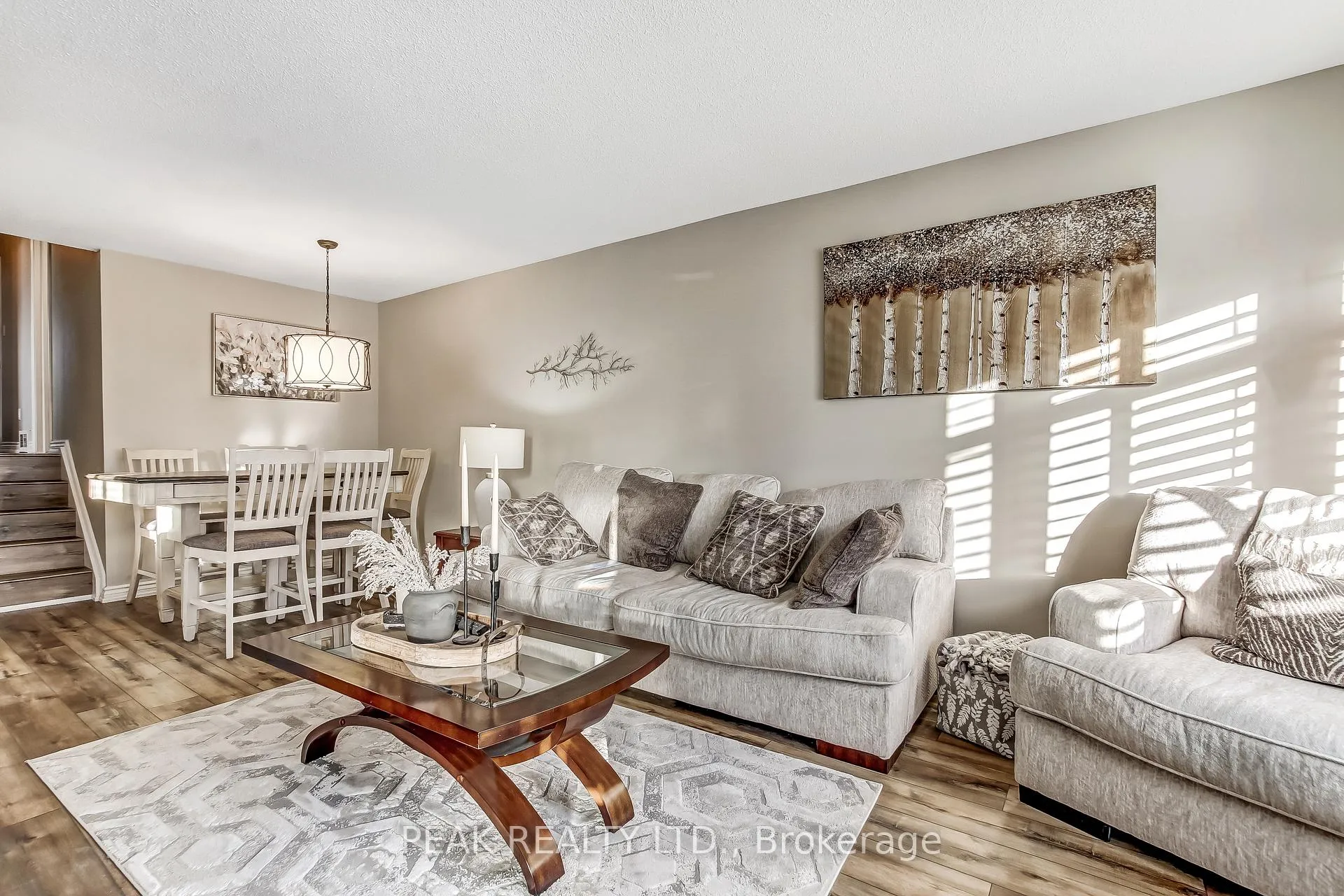 Photo 7 of 4 Maple Crescent, Brant, Paris — HOMEH