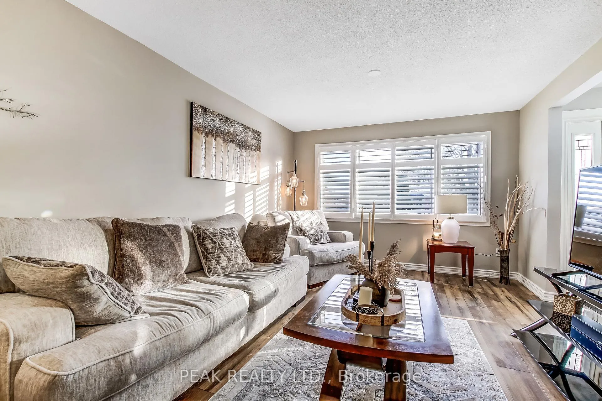 Photo 8 of 4 Maple Crescent, Brant, Paris — HOMEH