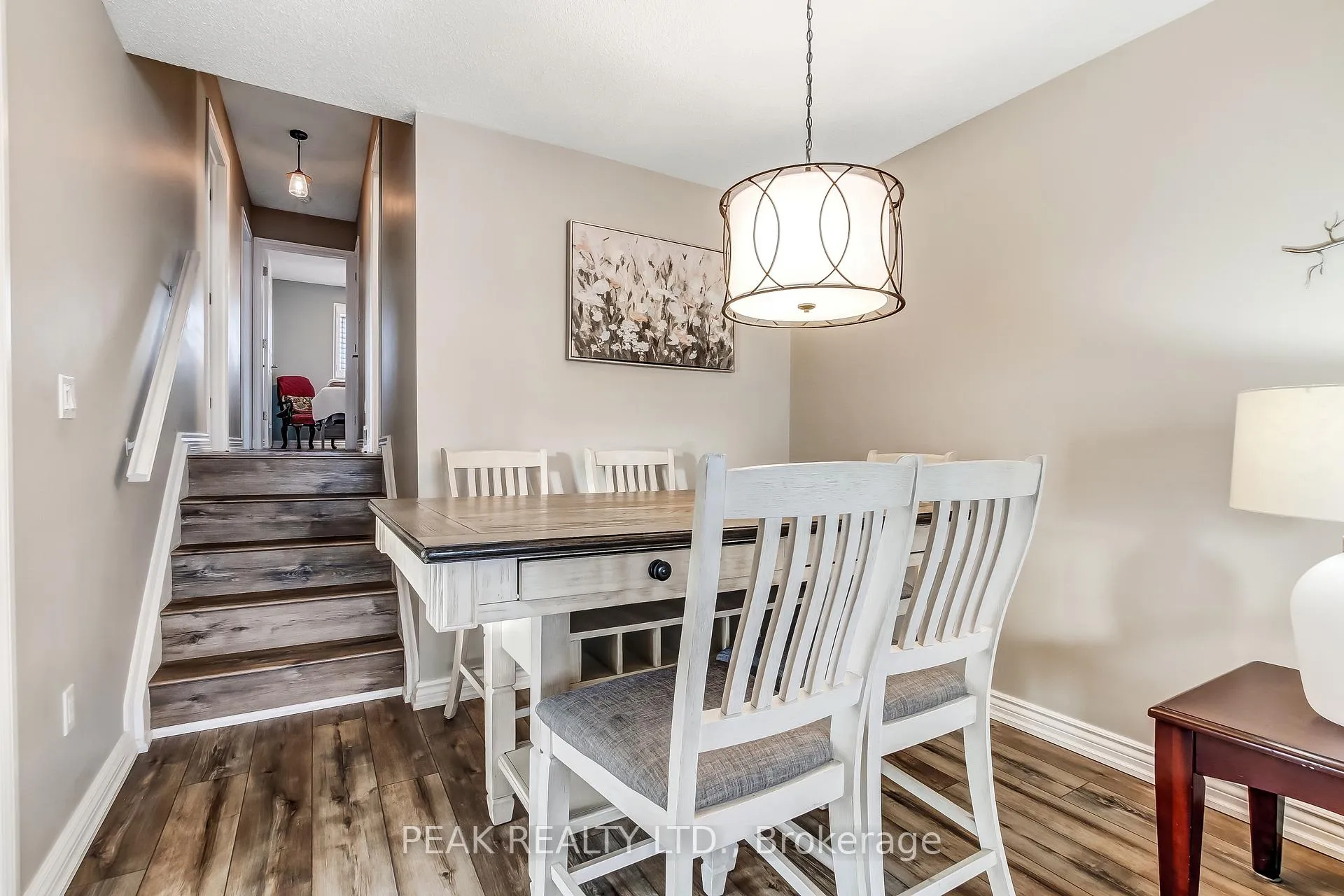 Photo 9 of 4 Maple Crescent, Brant, Paris — HOMEH