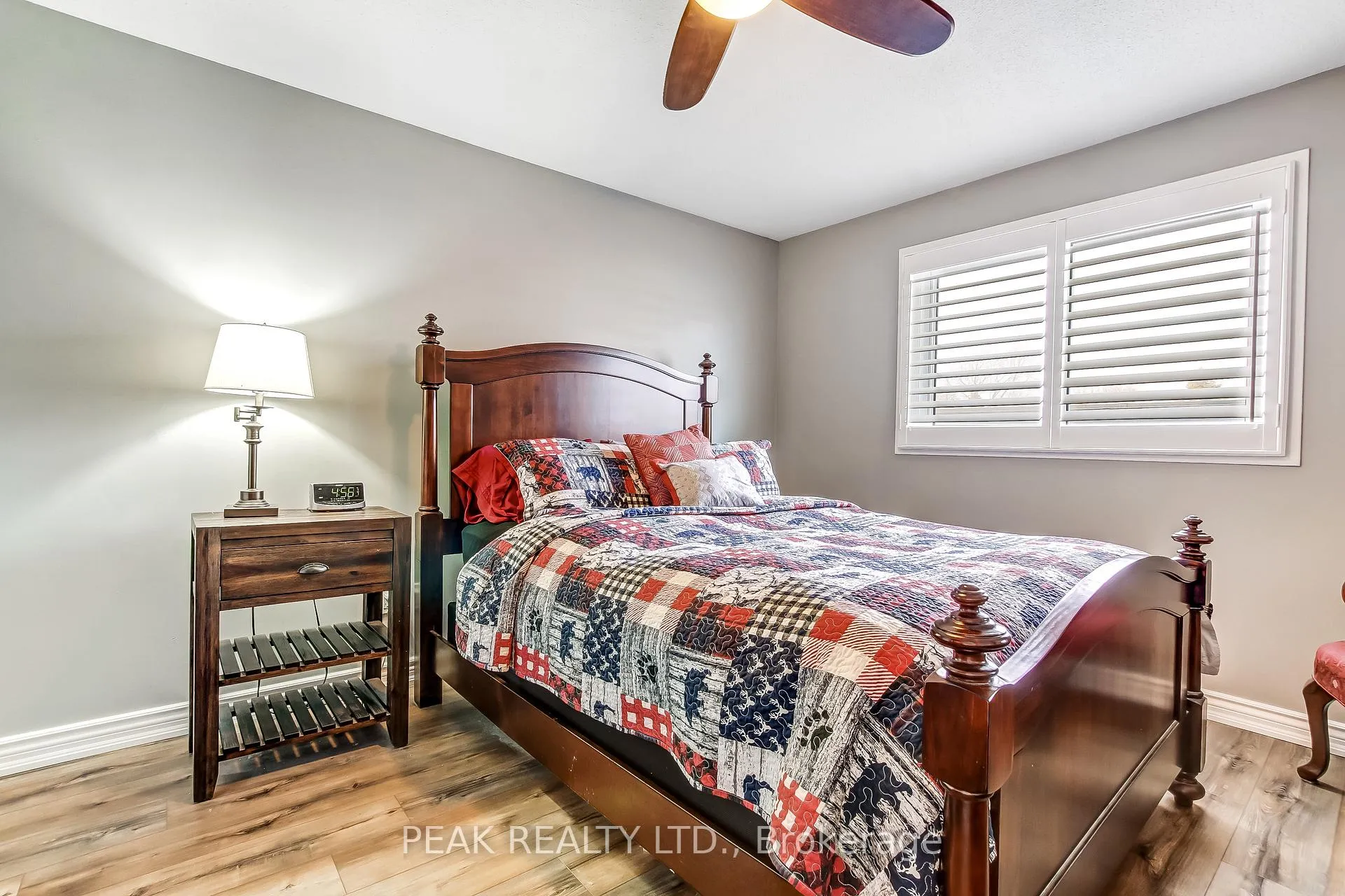 Photo 10 of 4 Maple Crescent, Brant, Paris — HOMEH