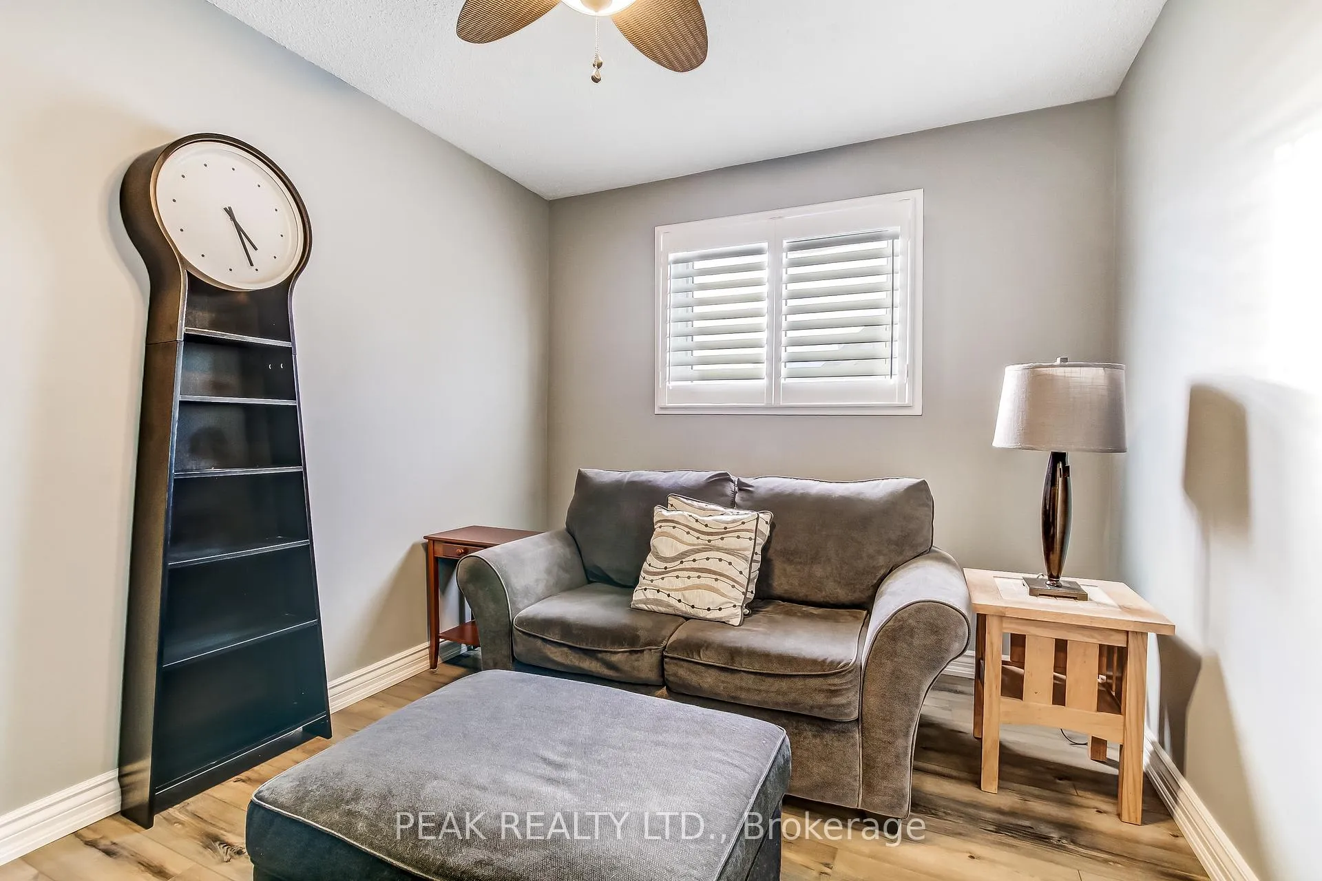 Photo 12 of 4 Maple Crescent, Brant, Paris — HOMEH