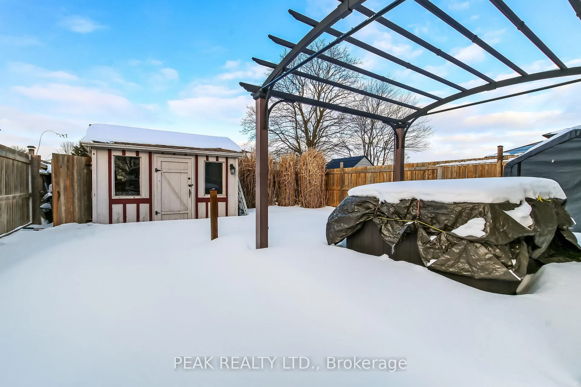 Photo 28 of 4 Maple Crescent, Brant, Paris — HOMEH