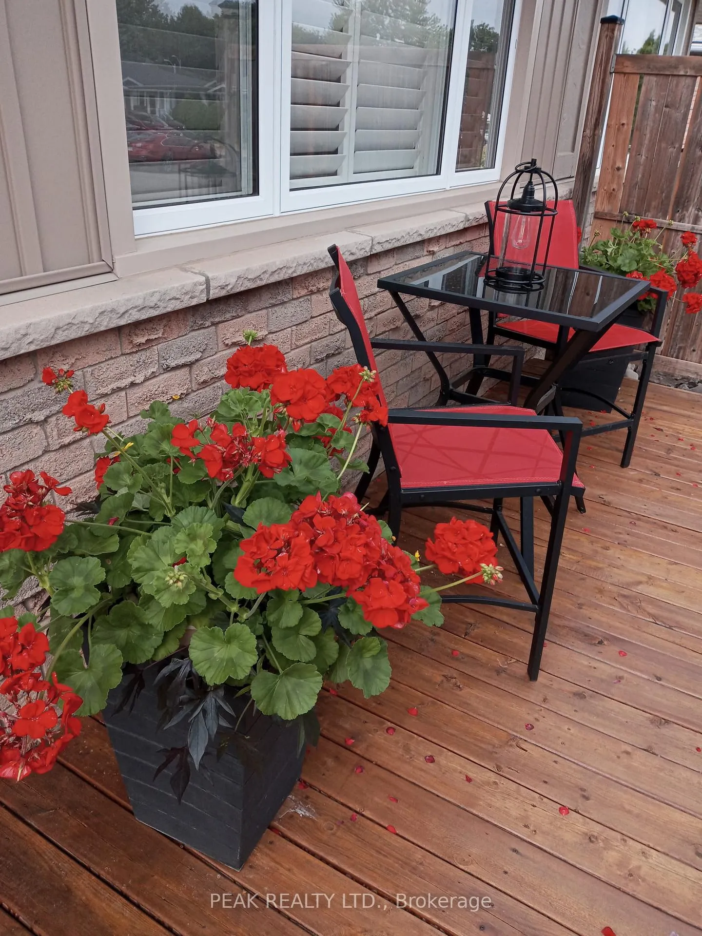 Photo 31 of 4 Maple Crescent, Brant, Paris — HOMEH
