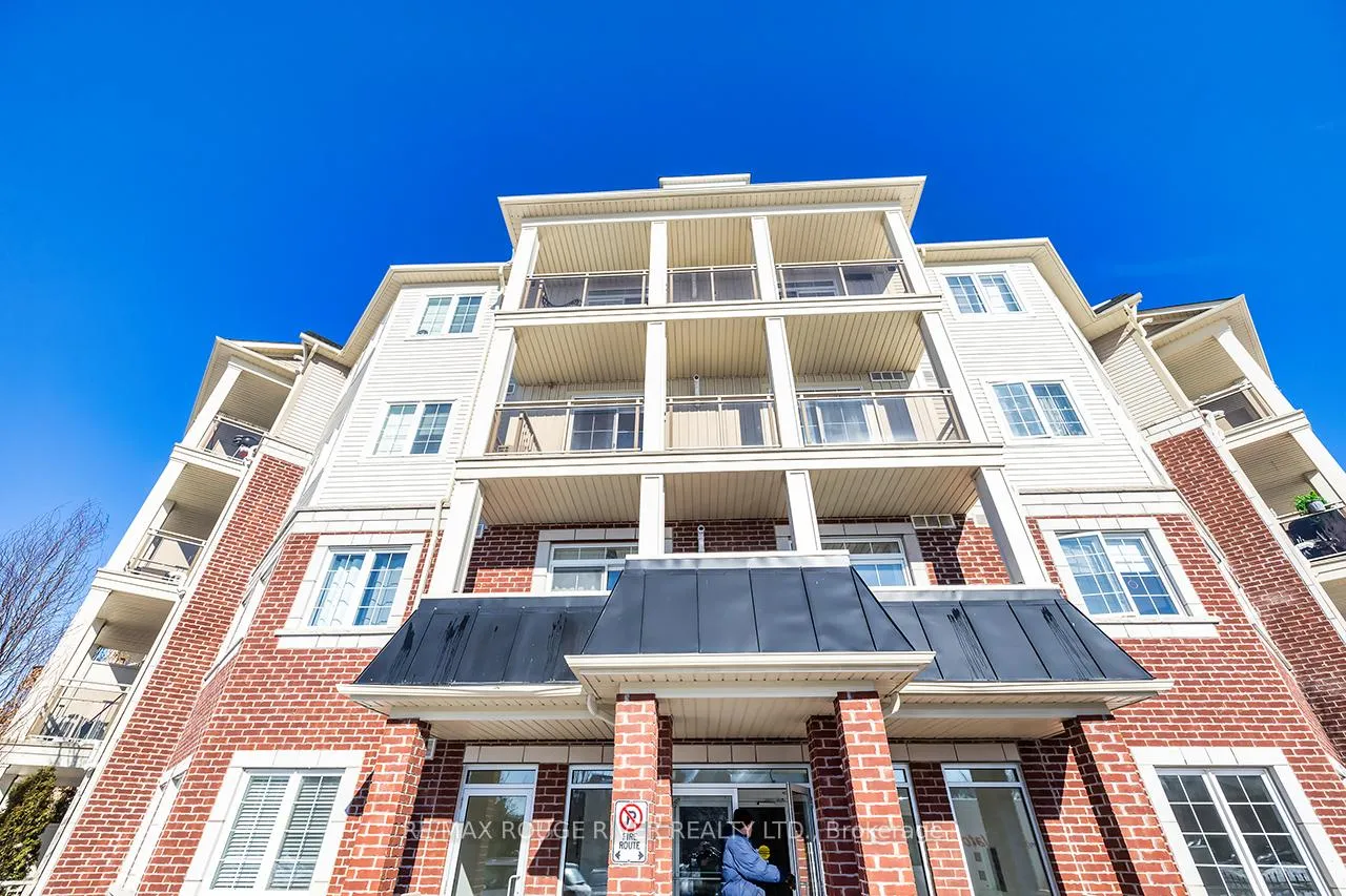 Photo 3 of Unit 322, 84 Aspen Springs Drive, Clarington, Bowmanville — HOMEH