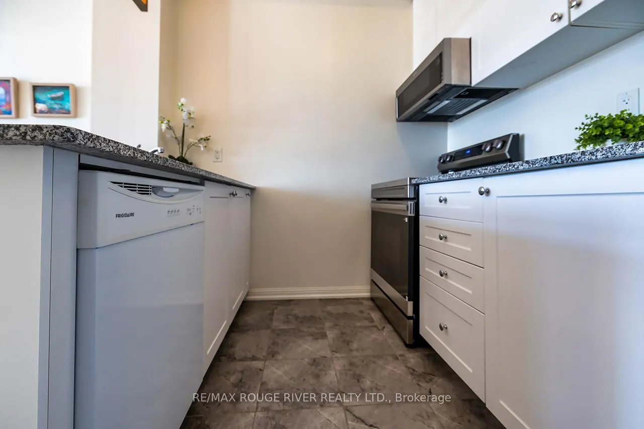 Photo 6 of Unit 322, 84 Aspen Springs Drive, Clarington, Bowmanville — HOMEH