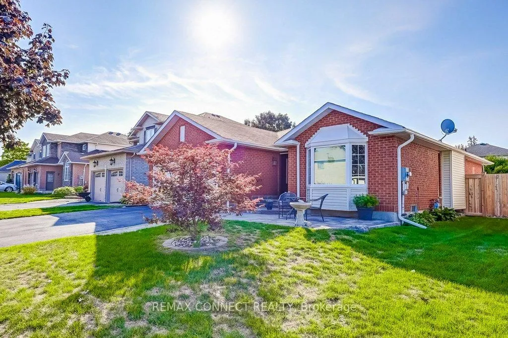 Photo 3 of 863 Deer Valley Drive, Oshawa, Northglen — HOMEH