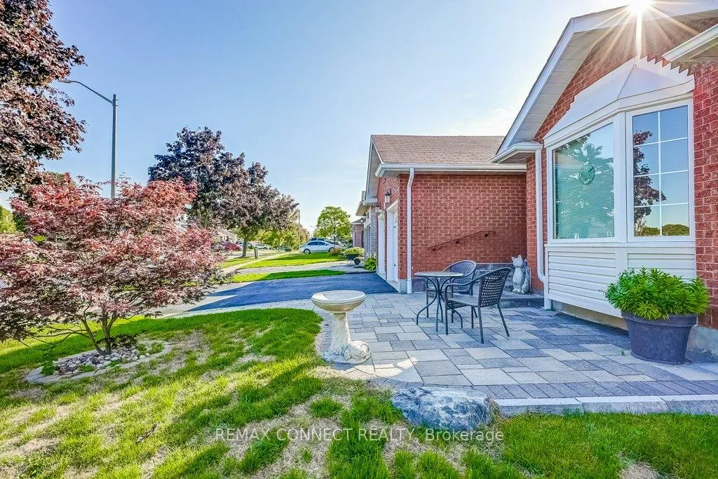 Photo 4 of 863 Deer Valley Drive, Oshawa, Northglen — HOMEH