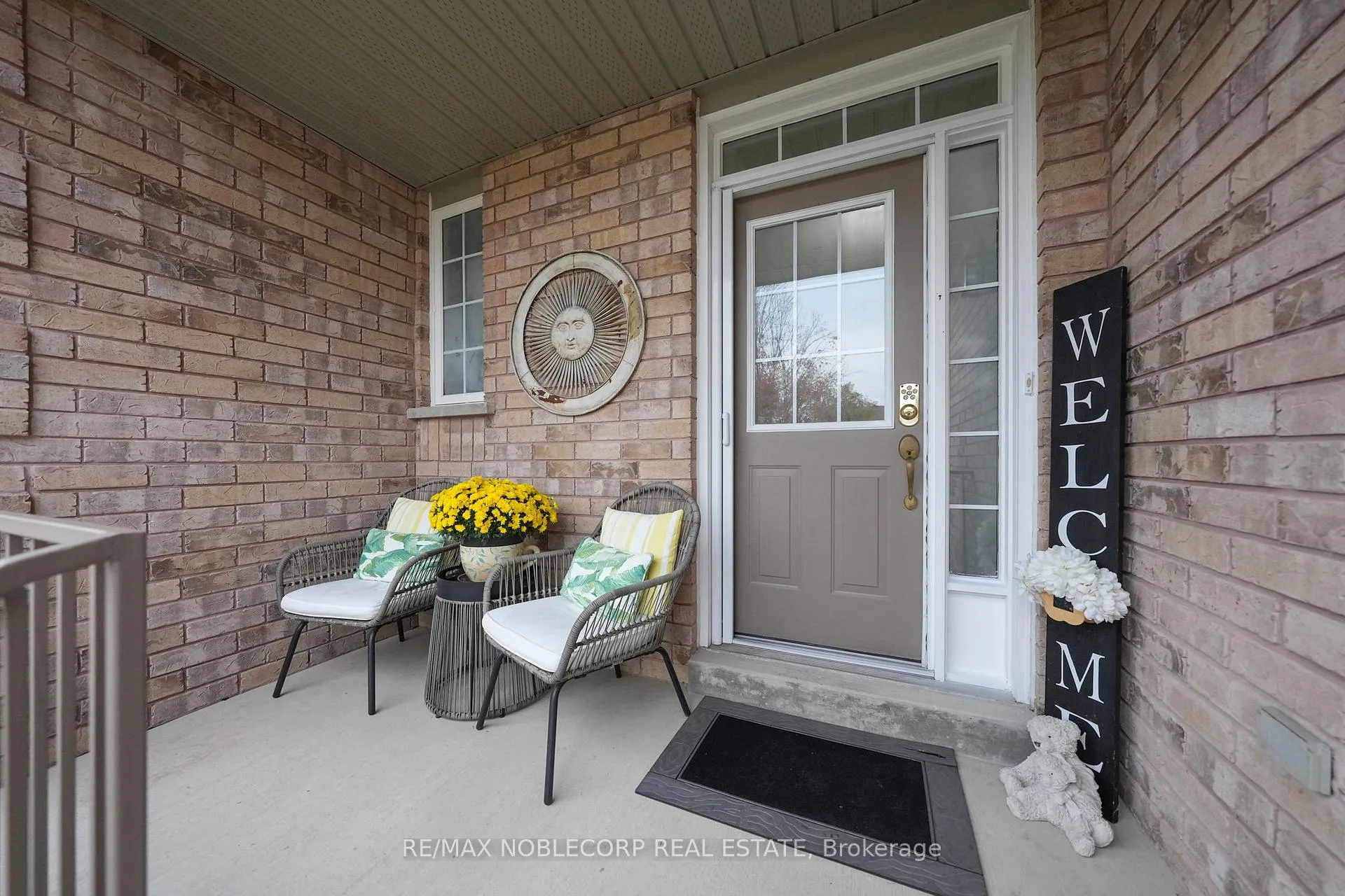 Photo 4 of 14 Willard Hunt Court, King, Schomberg — HOMEH