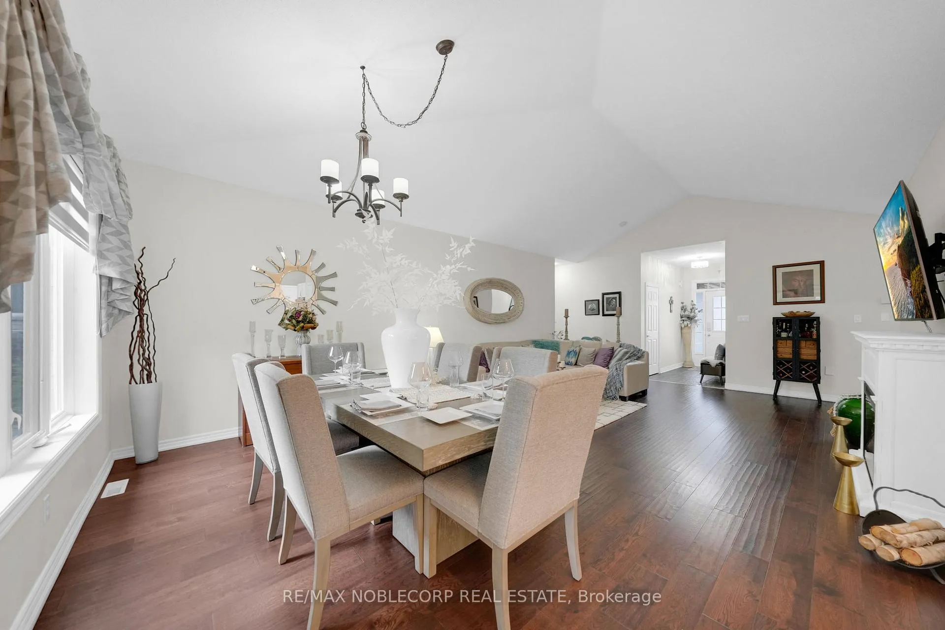 Photo 10 of 14 Willard Hunt Court, King, Schomberg — HOMEH